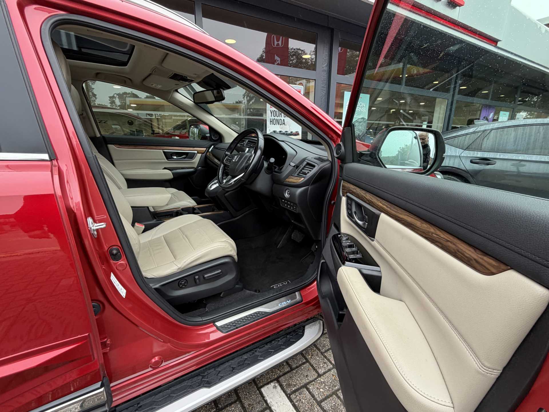 Honda CR-V 2.0 i-MMD Hybrid EX 5dr eCVT — image 15