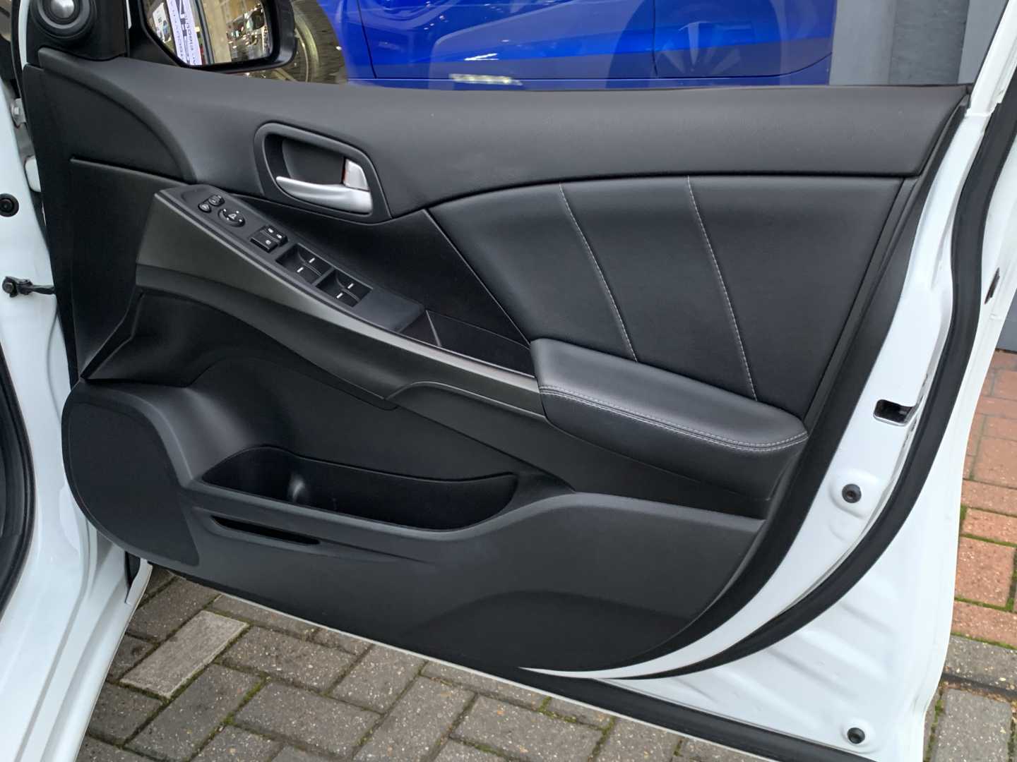 Honda CIVIC Tourer 1.8 i-VTEC SR 5dr Auto - Image 17