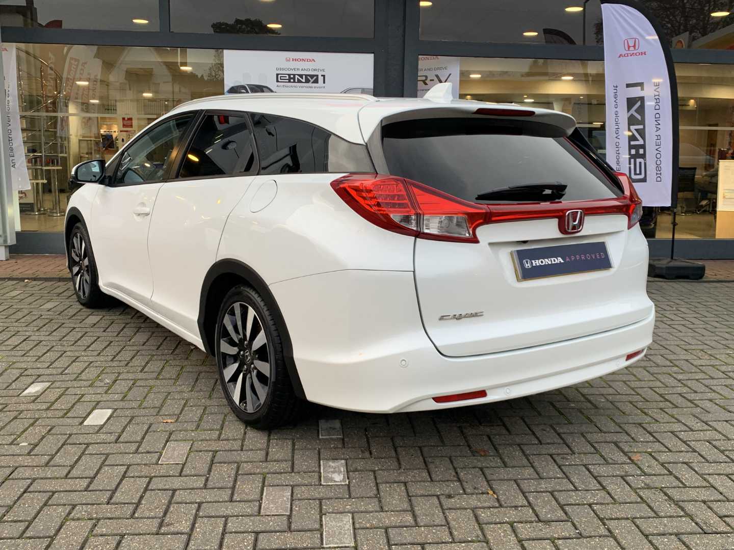 Honda CIVIC Tourer 1.8 i-VTEC SR 5dr Auto - Image 3