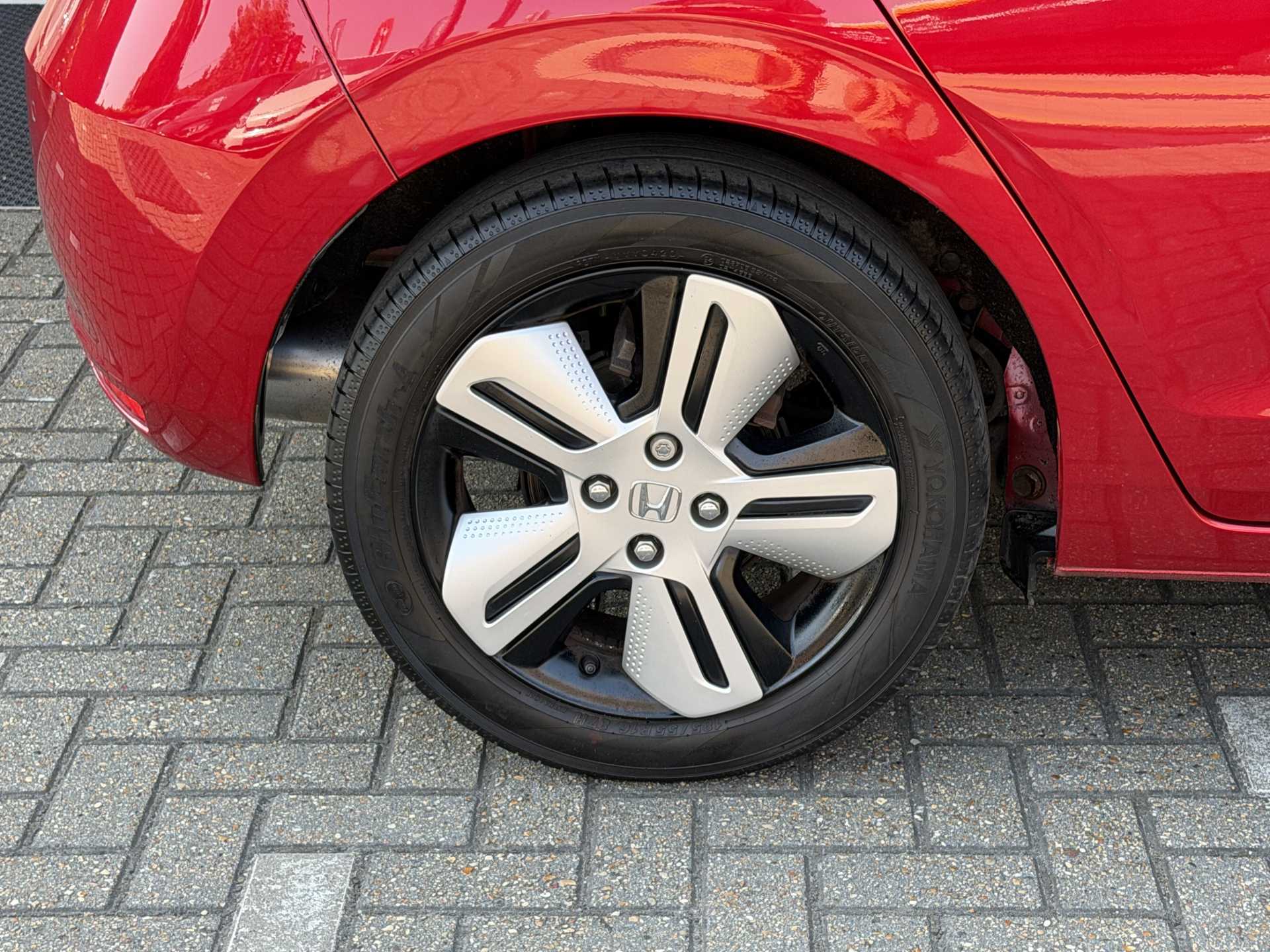Honda Jazz 1.5 i-MMD Hybrid EX 5dr eCVT - Image 9