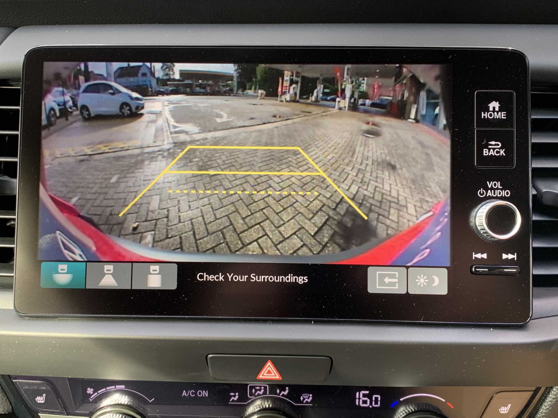 Honda Jazz 1.5 i-MMD Hybrid Crosstar Advance 5dr eCVT - Image 14