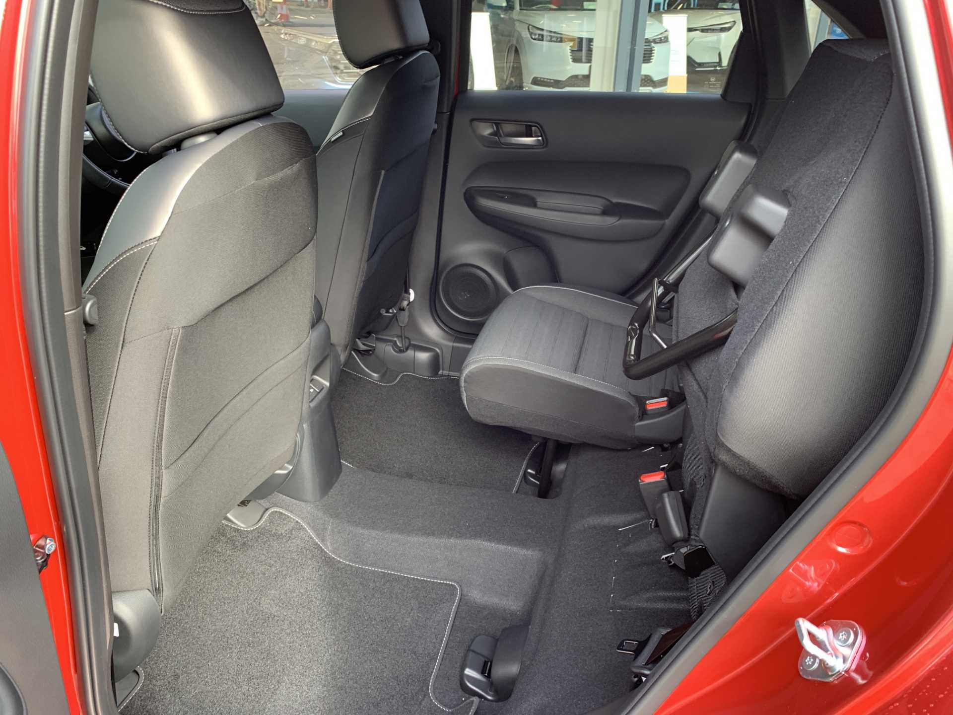 Honda Jazz 1.5 i-MMD Hybrid Crosstar Advance 5dr eCVT - Image 18