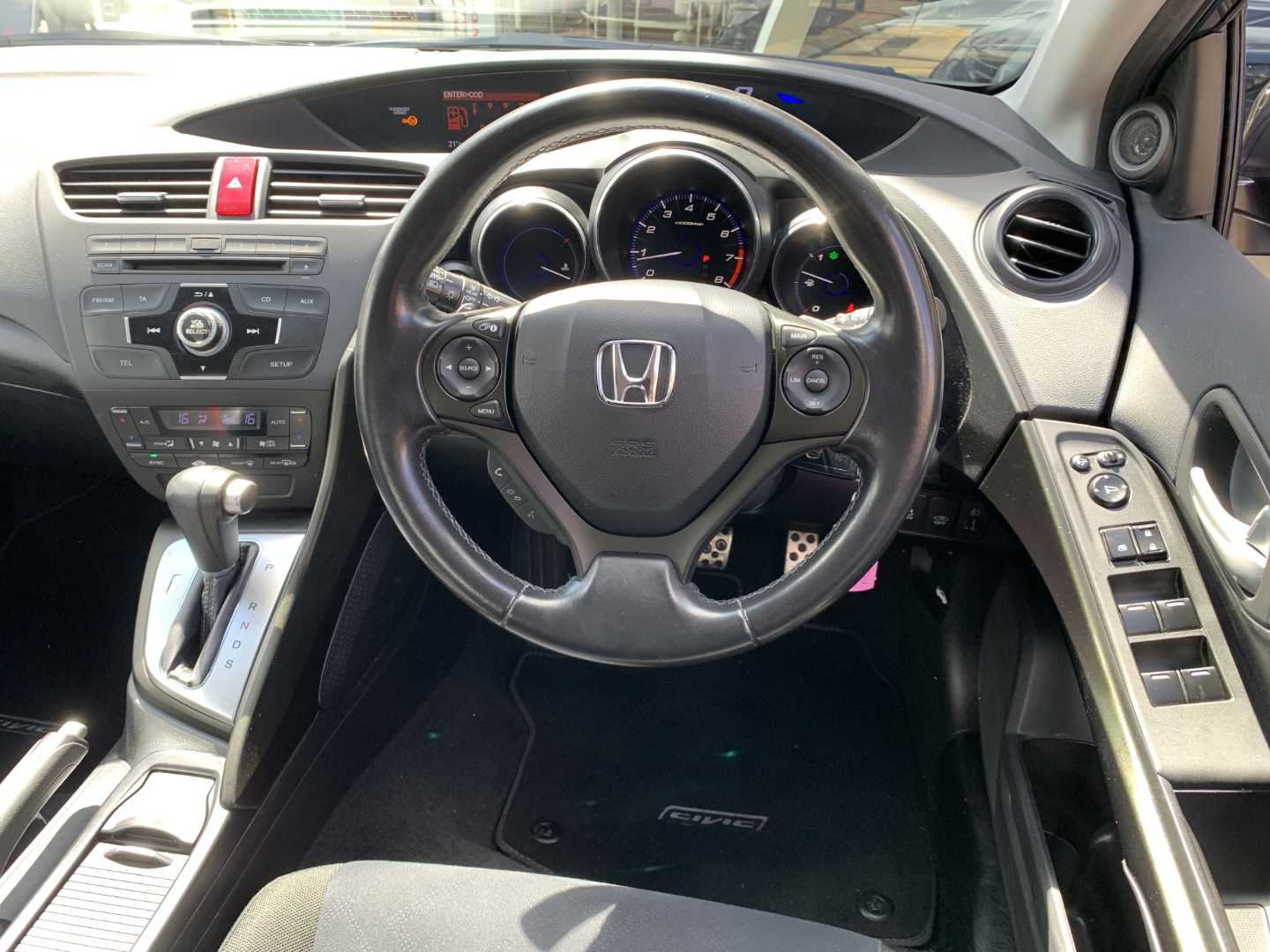 Honda CIVIC 1.8 i-VTEC ES 5dr Auto - Image 16