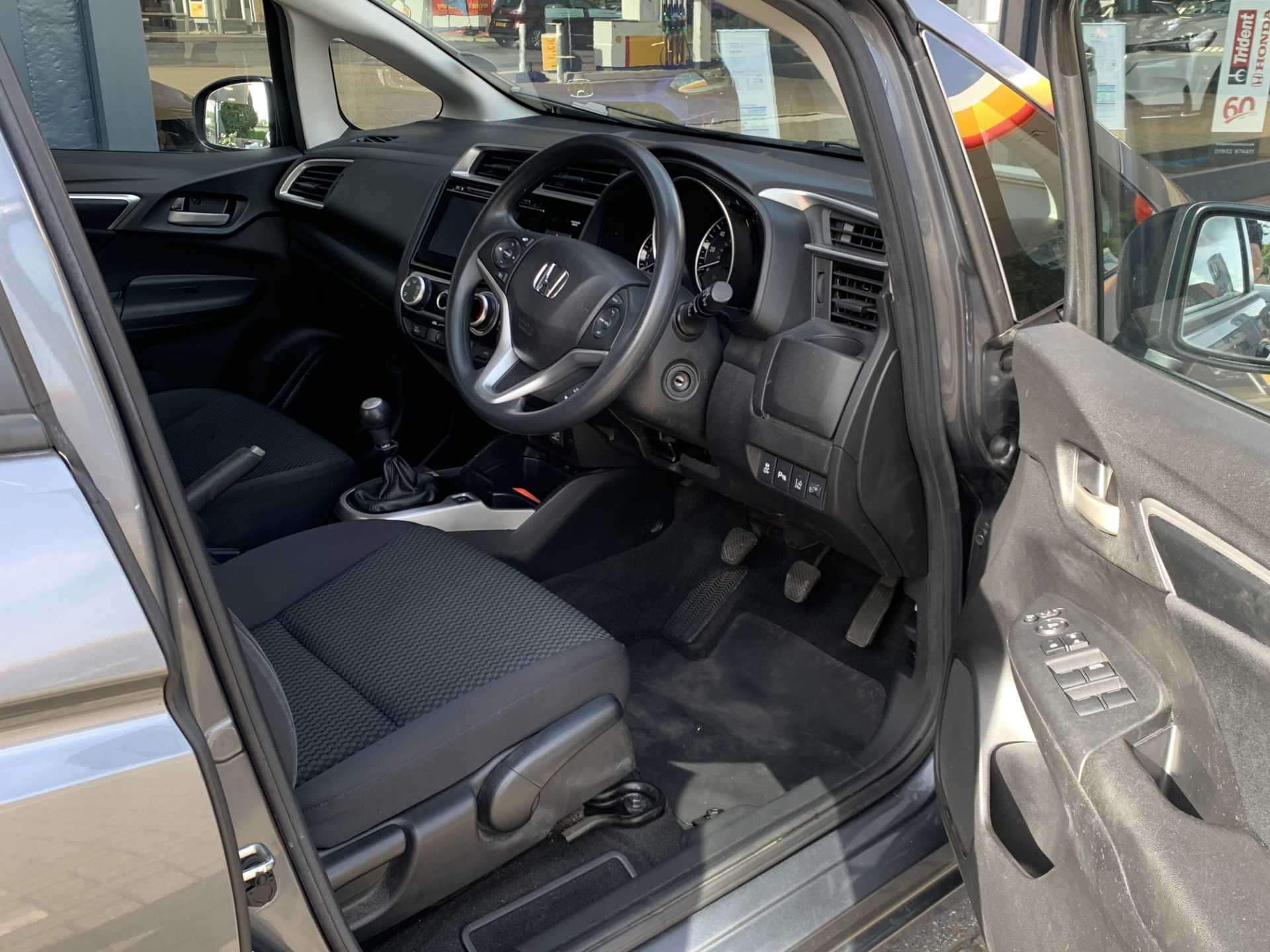 Honda Jazz 1.3 i-VTEC SE Navi 5dr - Image 15