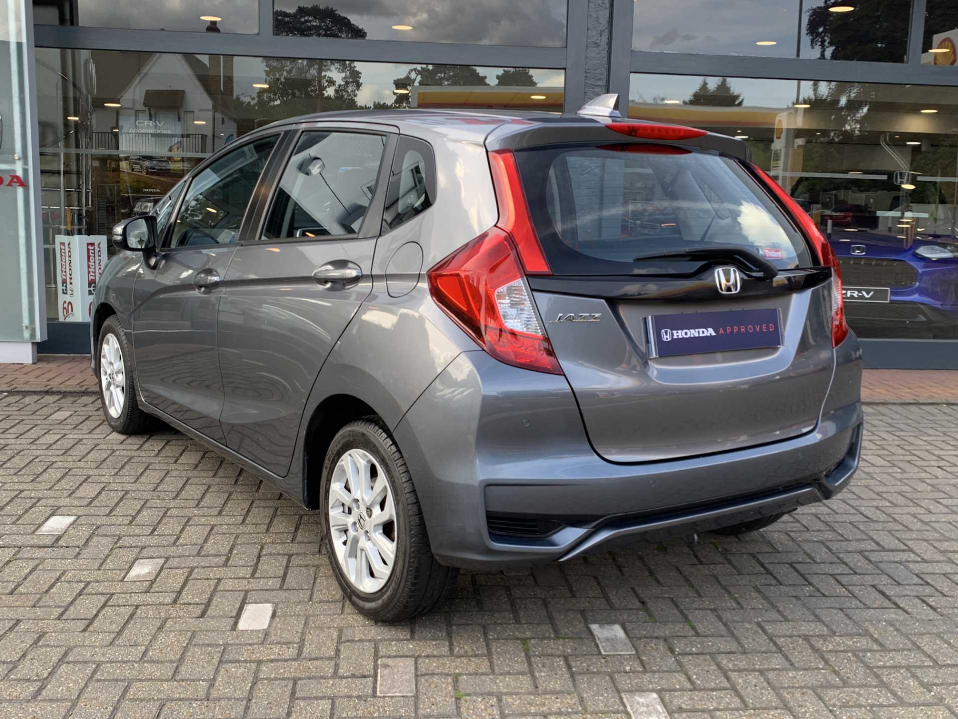Honda Jazz 1.3 i-VTEC SE Navi 5dr - Image 3