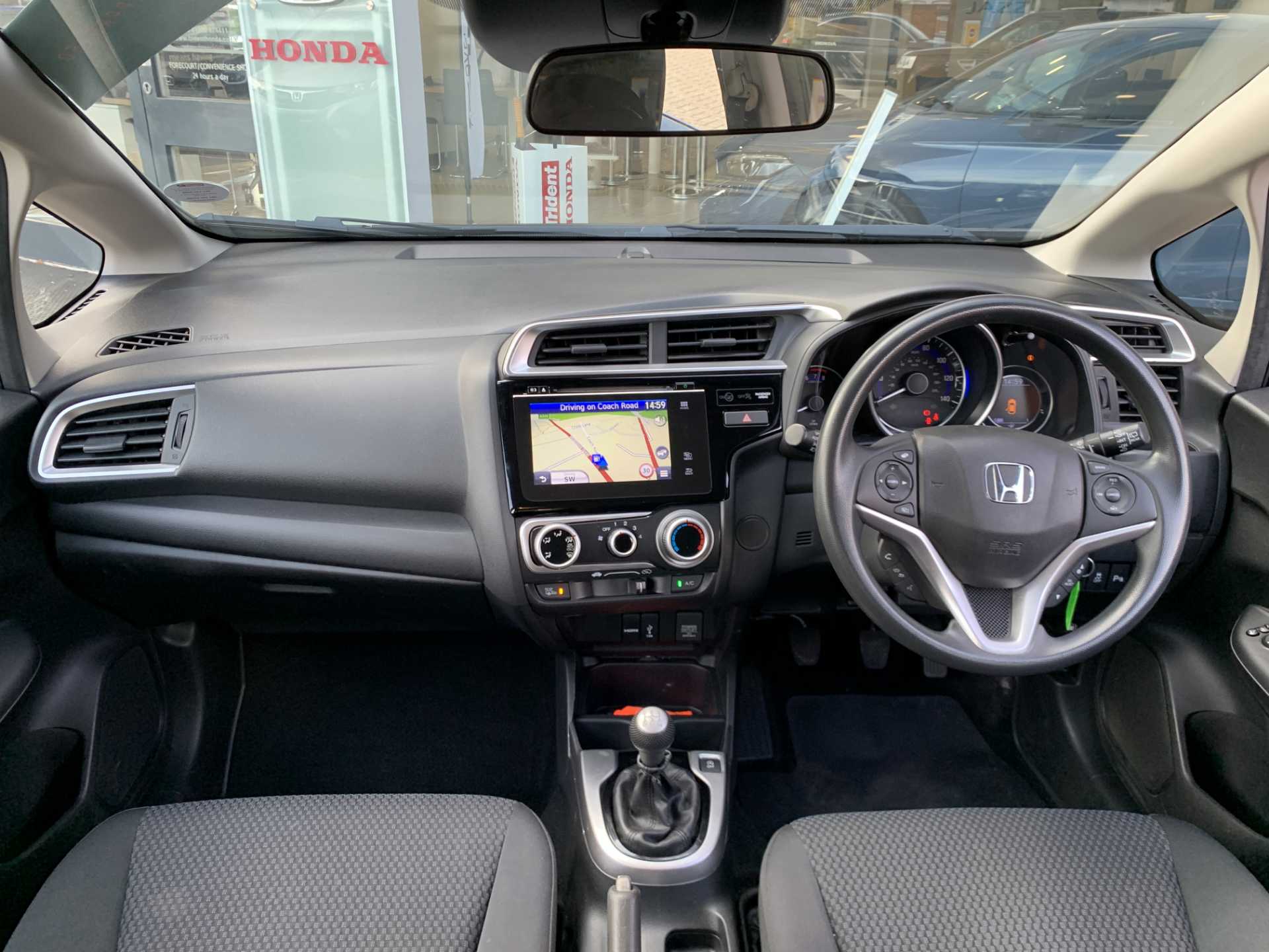 Honda Jazz 1.3 i-VTEC SE Navi 5dr - Image 4