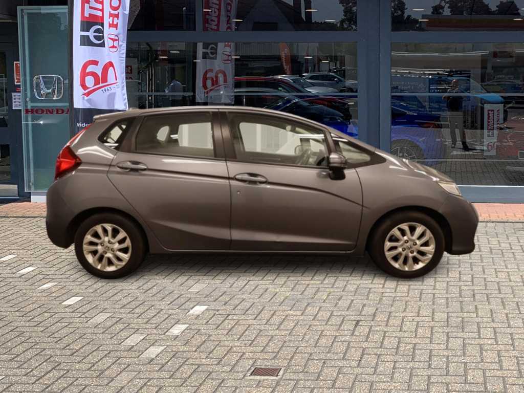 Honda JAZZ 1.3 i-VTEC SE Navi 5dr - Image 5