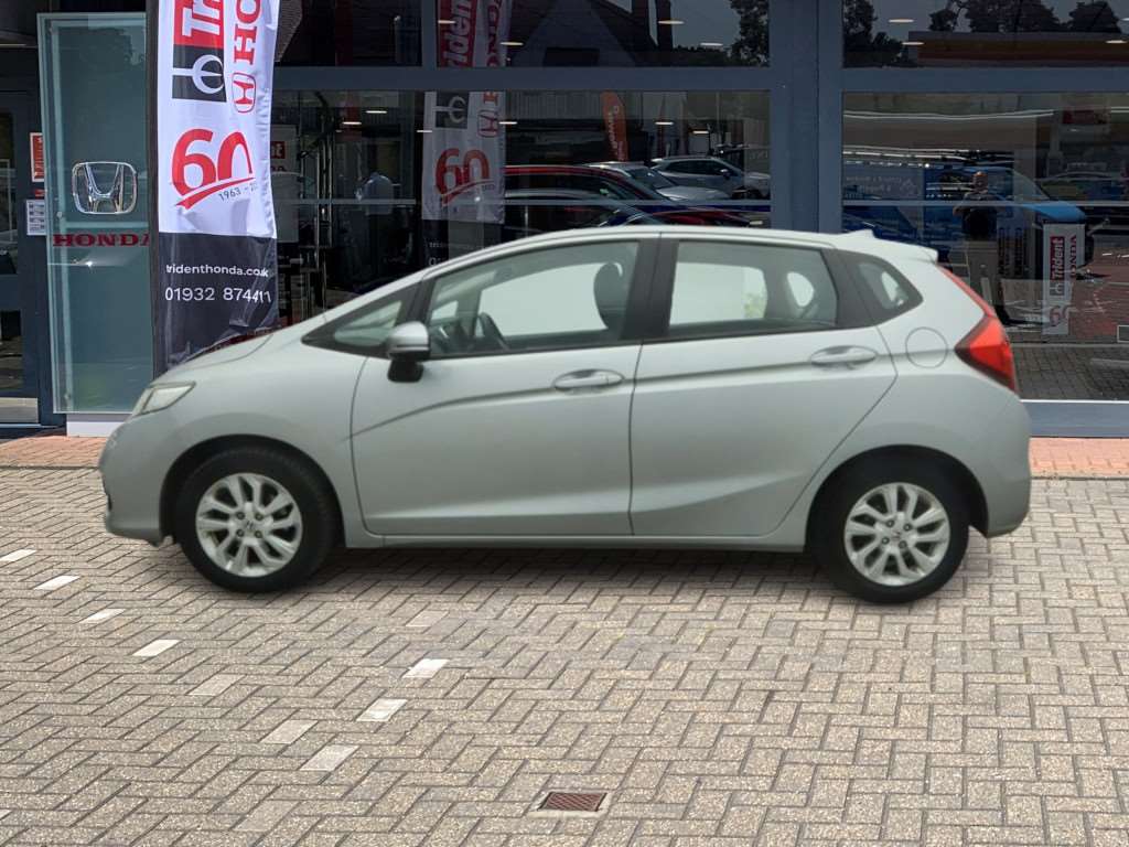 Honda Jazz 1.3 i-VTEC SE 5dr - Image 11