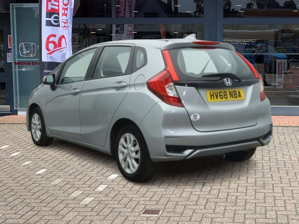 Honda Jazz 1.3 i-VTEC SE 5dr - Image 3