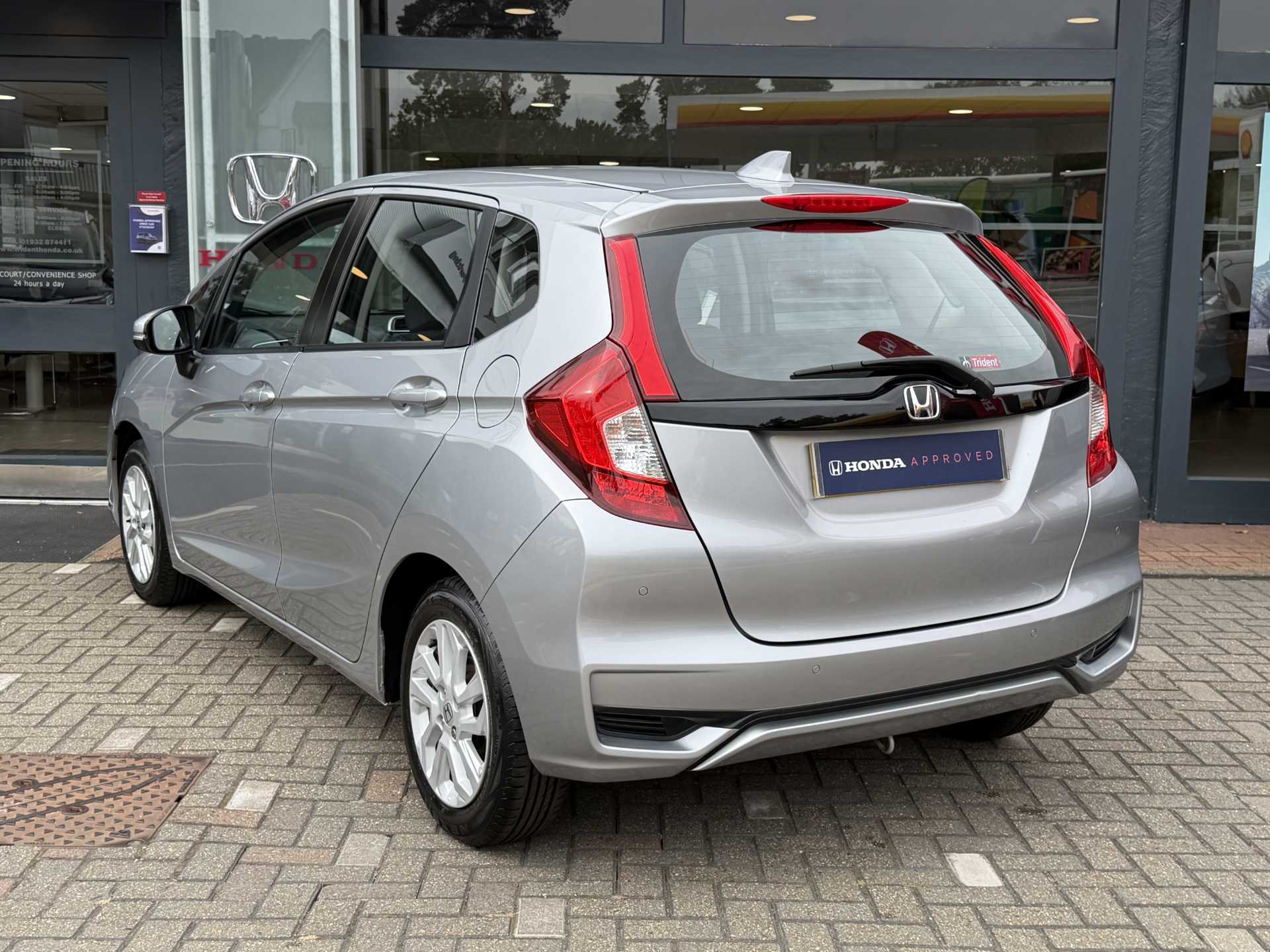 Honda Jazz 1.3 i-VTEC SE 5dr - Image 3