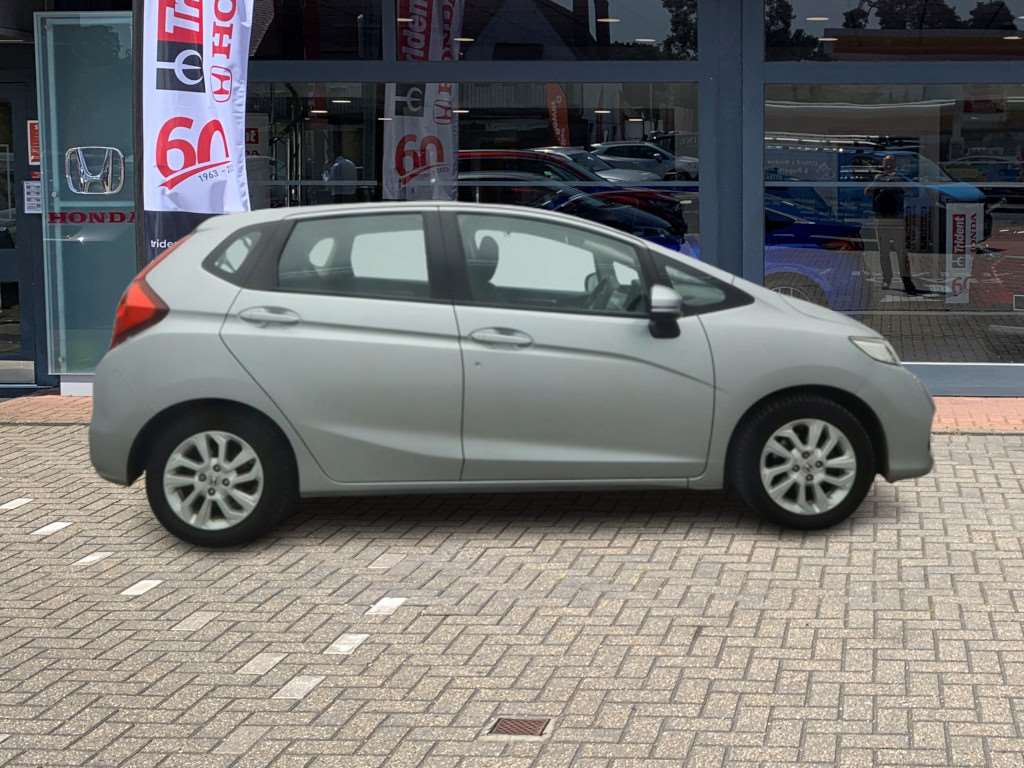 Honda Jazz 1.3 i-VTEC SE 5dr - Image 5