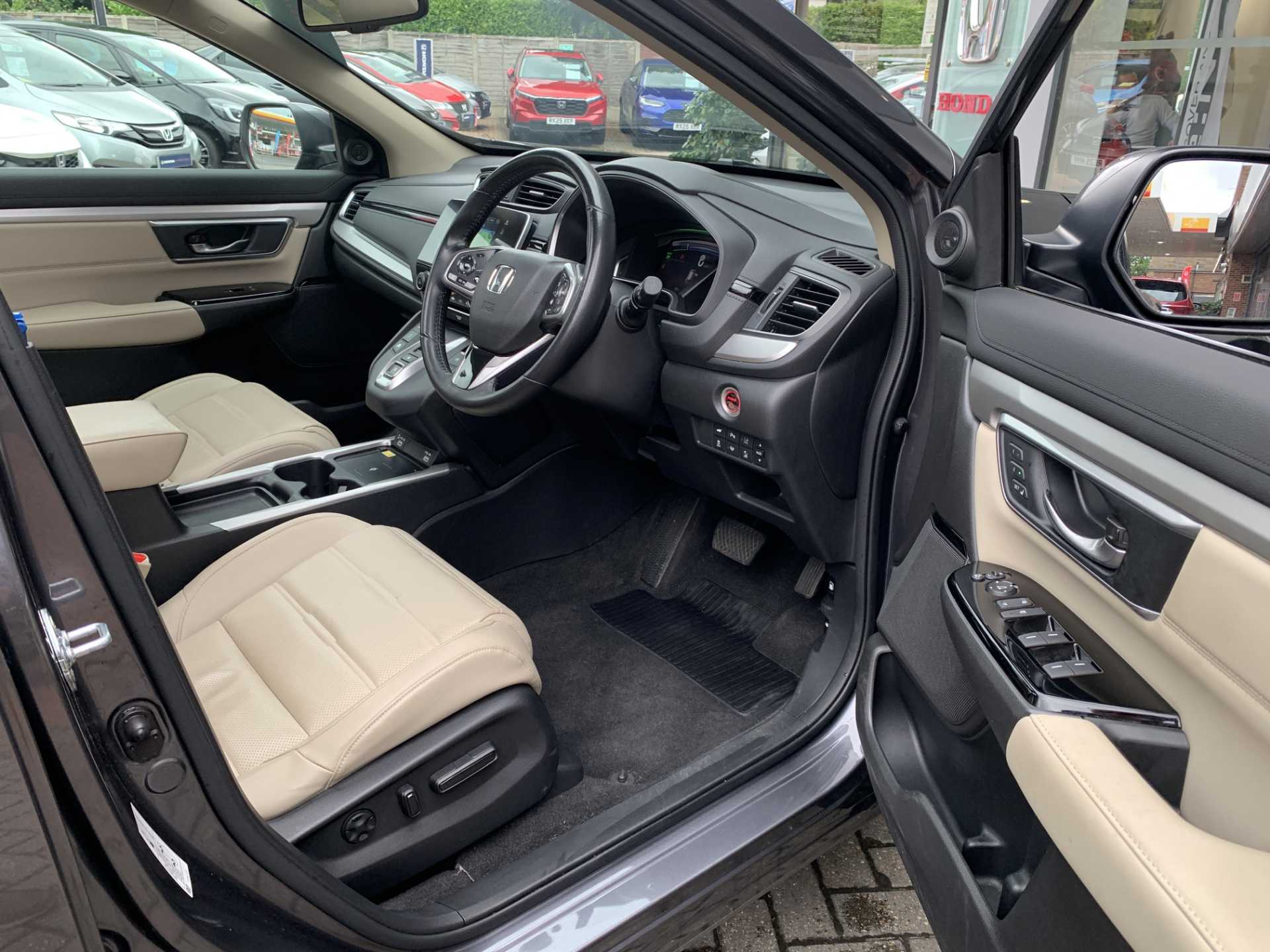 Honda CR-V 2.0 i-MMD Hybrid EX 5dr eCVT - Image 15