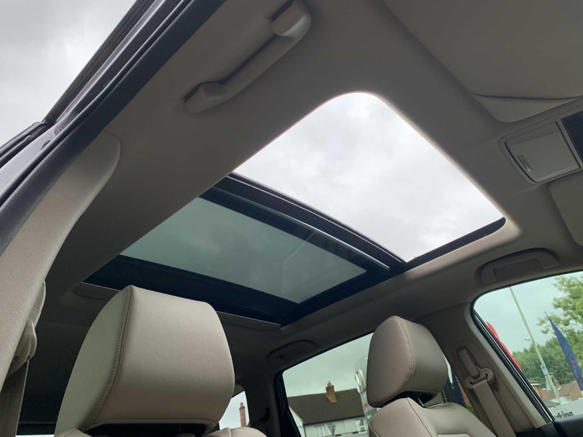 Honda CR-V 2.0 i-MMD Hybrid EX 5dr eCVT - Image 18