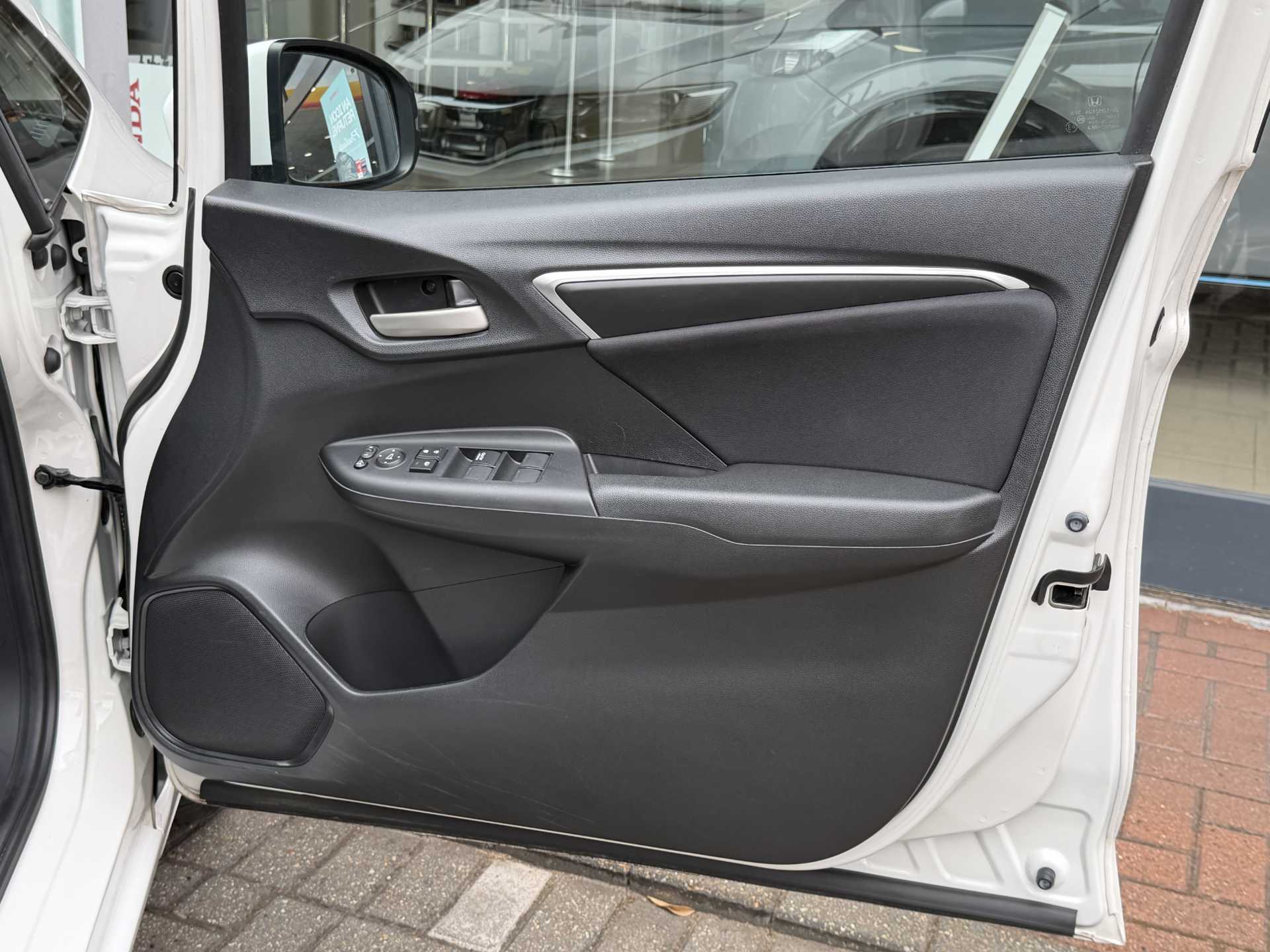 Honda Jazz 1.3 i-VTEC SE 5dr — image 17