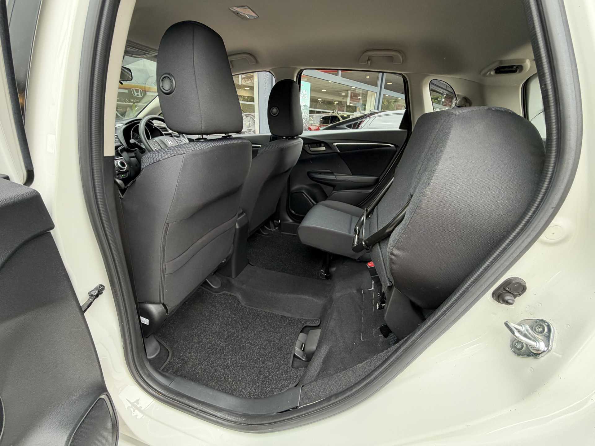 Honda Jazz 1.3 i-VTEC SE 5dr — image 18