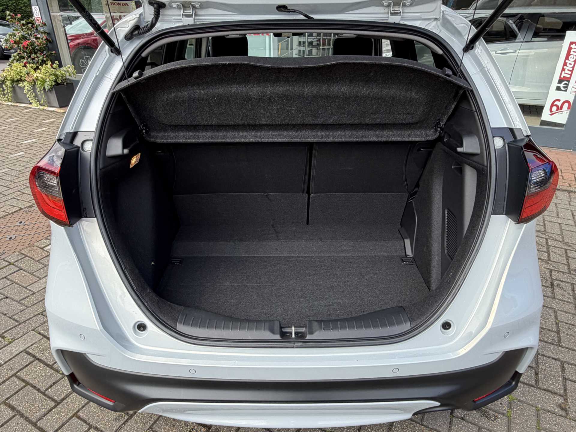 Honda Jazz 1.5 i-MMD Hybrid Advance 5dr eCVT - Image 13