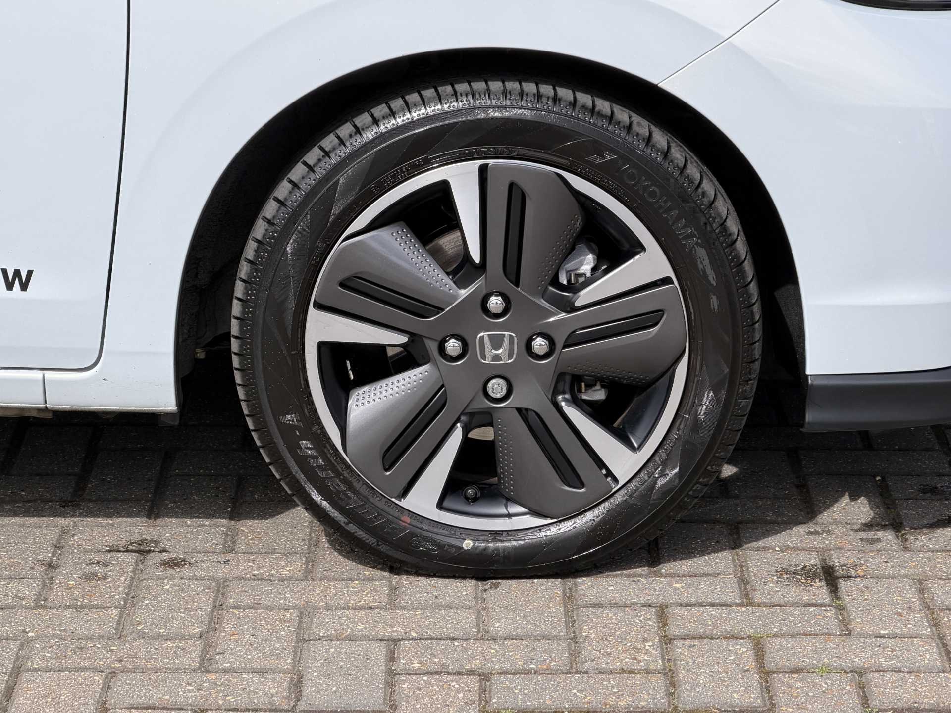 Honda Jazz 1.5 i-MMD Hybrid Advance 5dr eCVT - Image 9