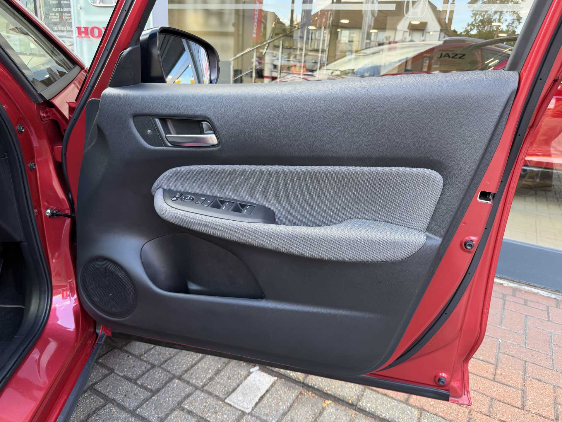 Honda Jazz 1.5 i-MMD Hybrid Crosstar EX 5dr eCVT — image 17