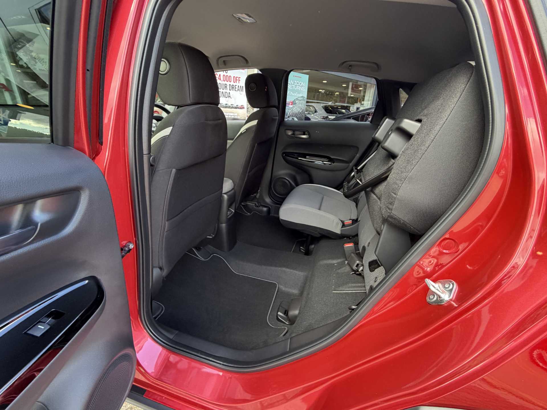 Honda Jazz 1.5 i-MMD Hybrid Crosstar EX 5dr eCVT — image 18