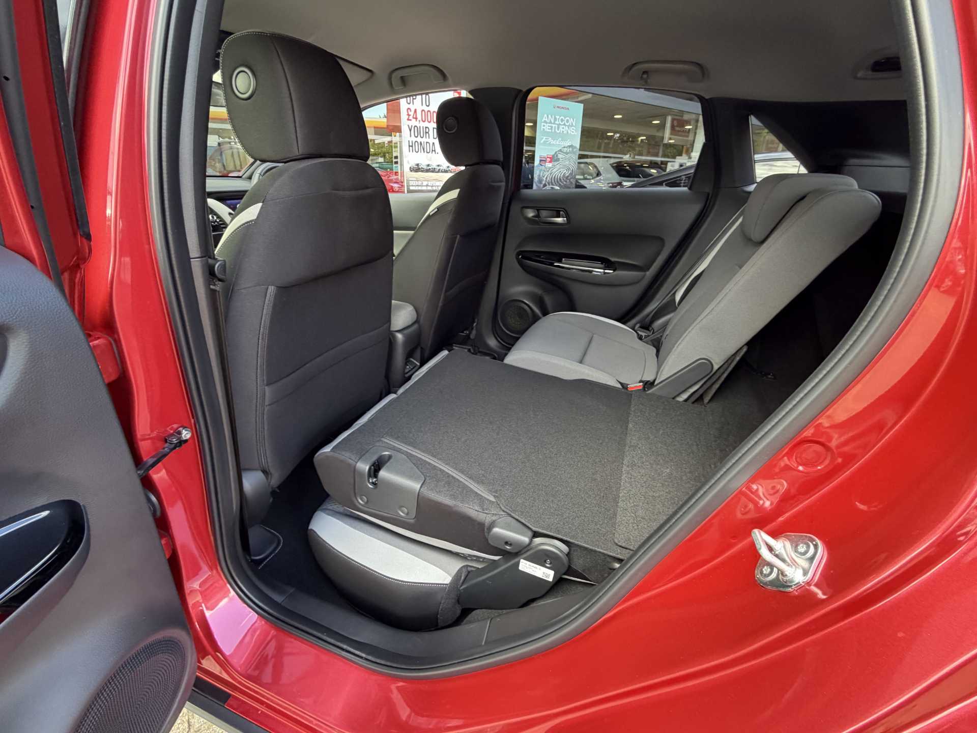Honda Jazz 1.5 i-MMD Hybrid Crosstar EX 5dr eCVT — image 19