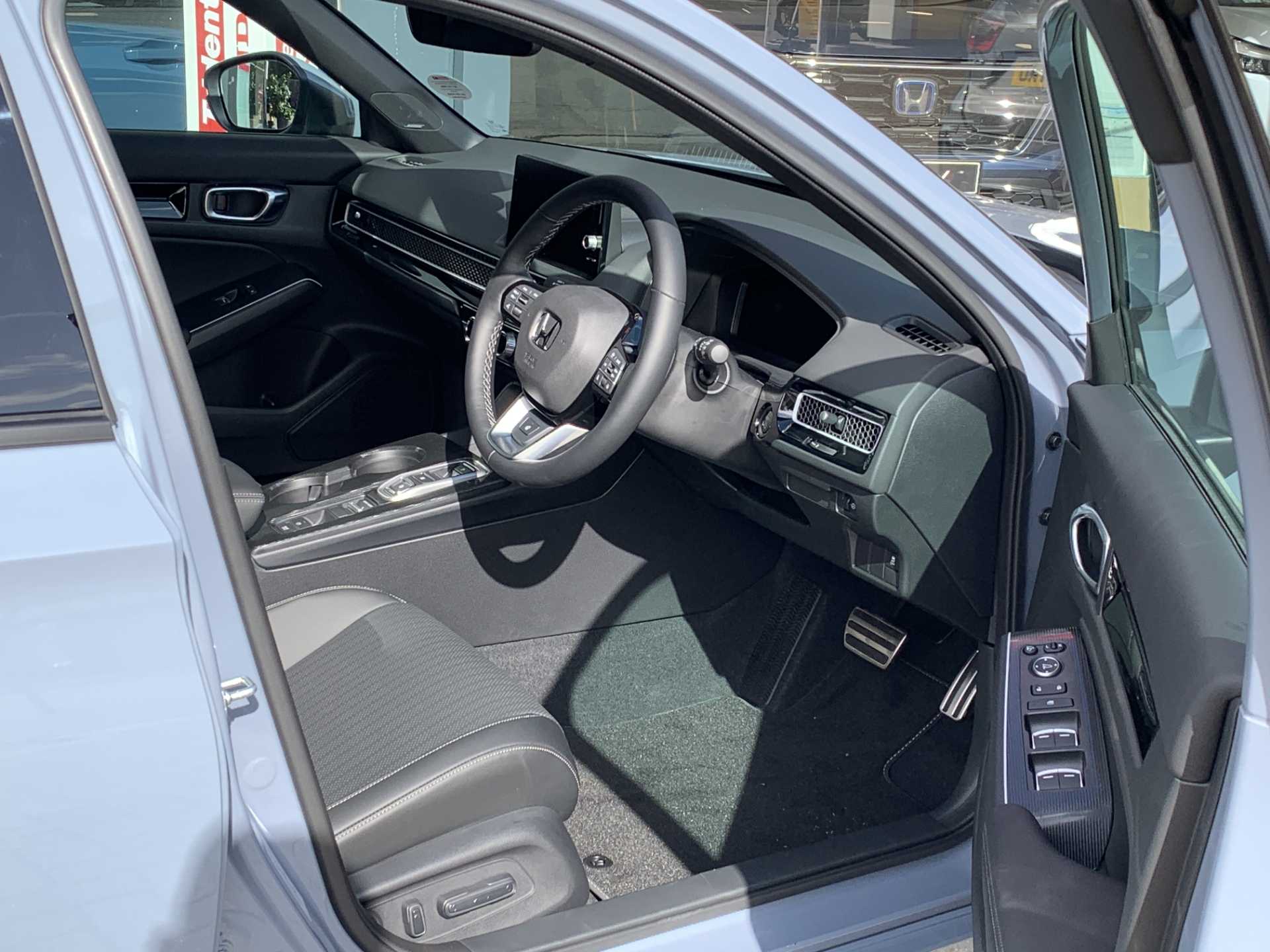 Honda Civic 2.0 eHEV Advance 5dr CVT - Image 15
