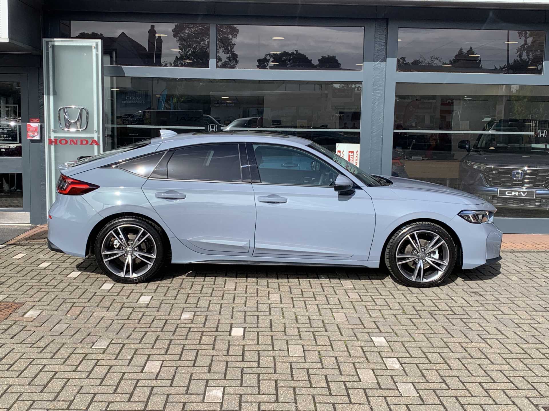 Honda Civic 2.0 eHEV Advance 5dr CVT - Image 5