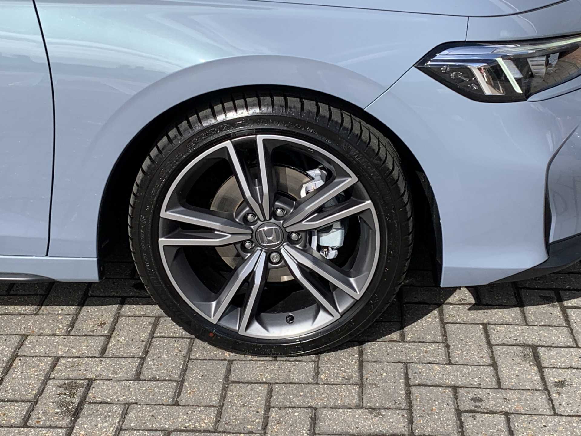 Honda Civic 2.0 eHEV Advance 5dr CVT - Image 9