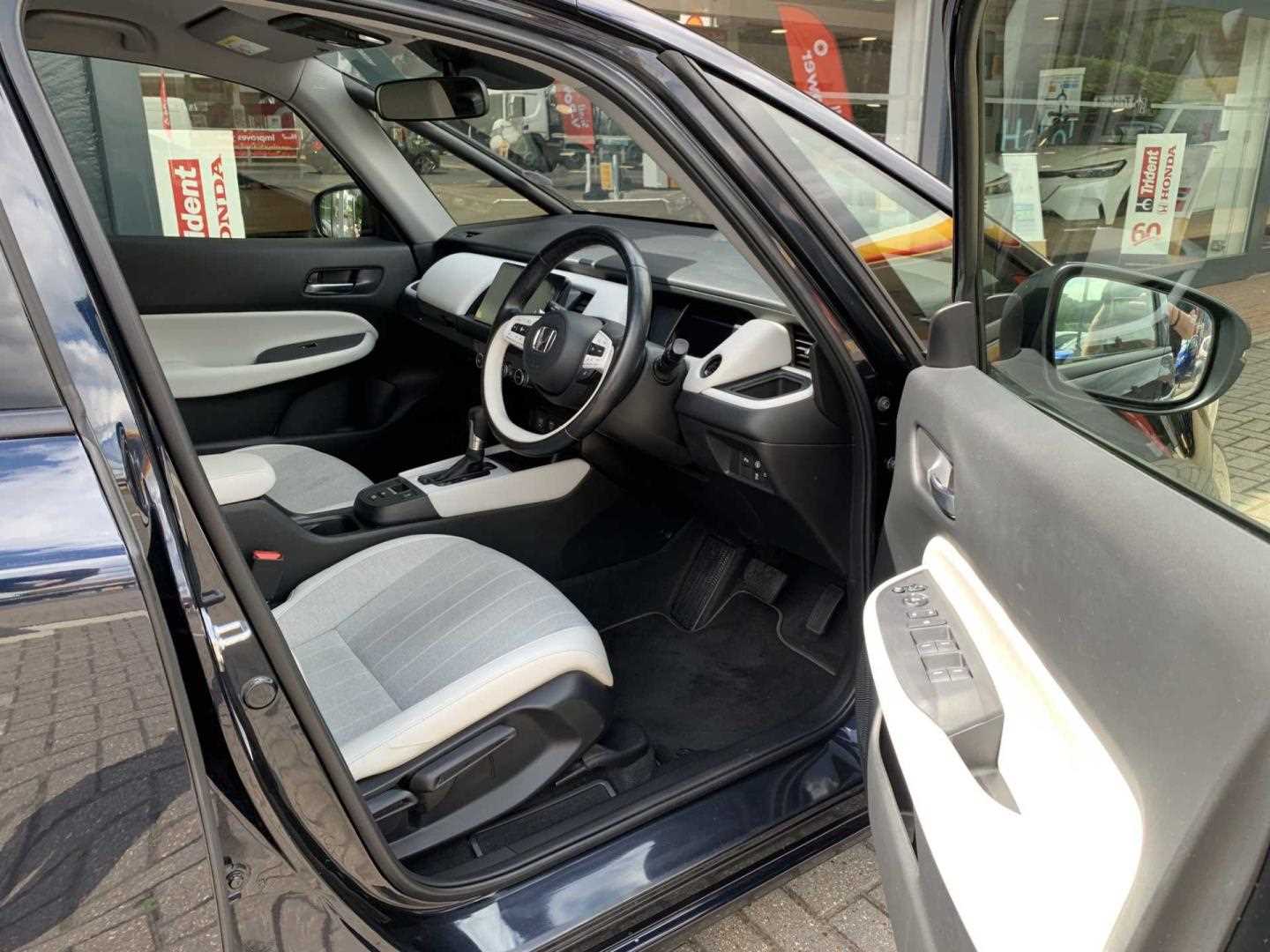 Honda JAZZ 1.5 i-MMD Hybrid EX 5dr eCVT - Image 15