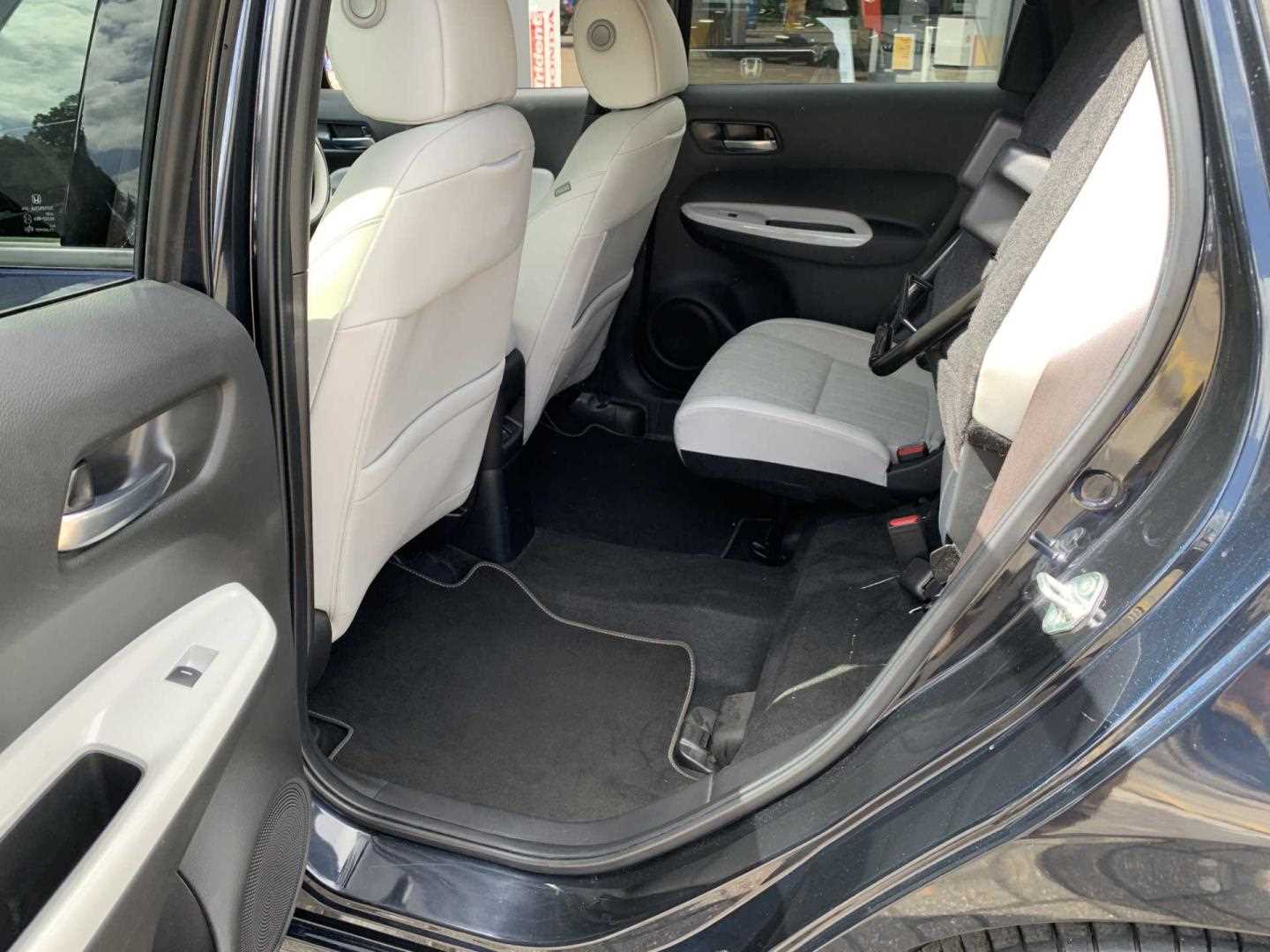 Honda JAZZ 1.5 i-MMD Hybrid EX 5dr eCVT - Image 18