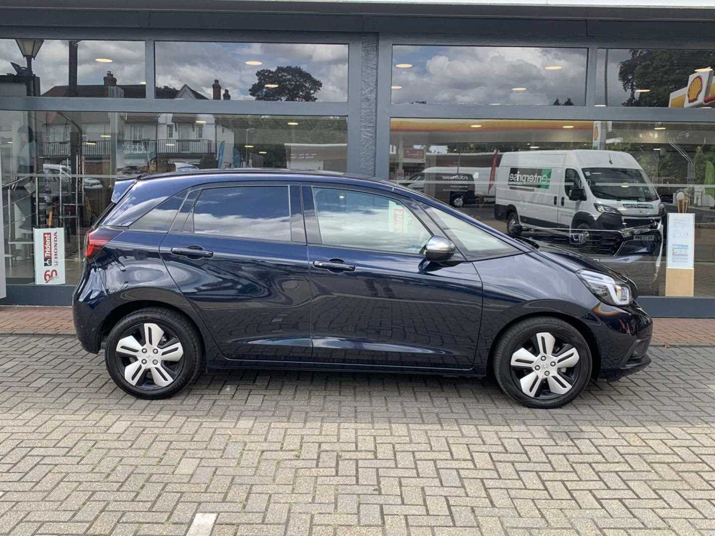 Honda JAZZ 1.5 i-MMD Hybrid EX 5dr eCVT - Image 5