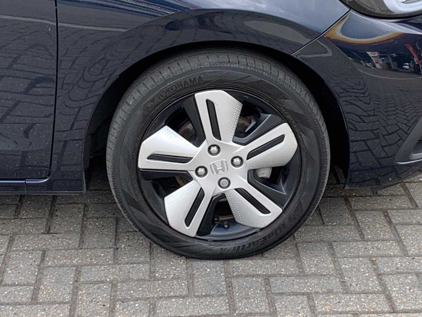 Honda JAZZ 1.5 i-MMD Hybrid EX 5dr eCVT - Image 9