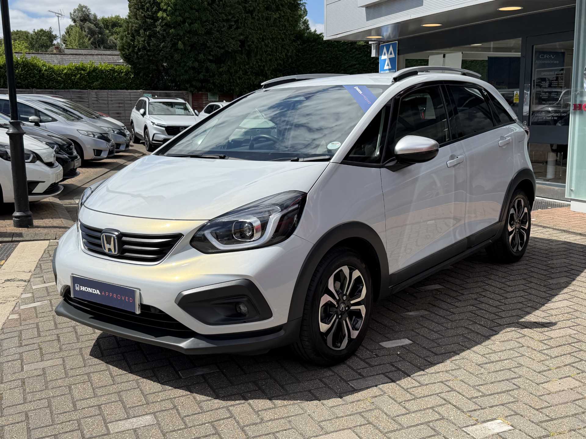 Honda Jazz 1.5 i-MMD Hybrid Crosstar EX 5dr eCVT - Image 10