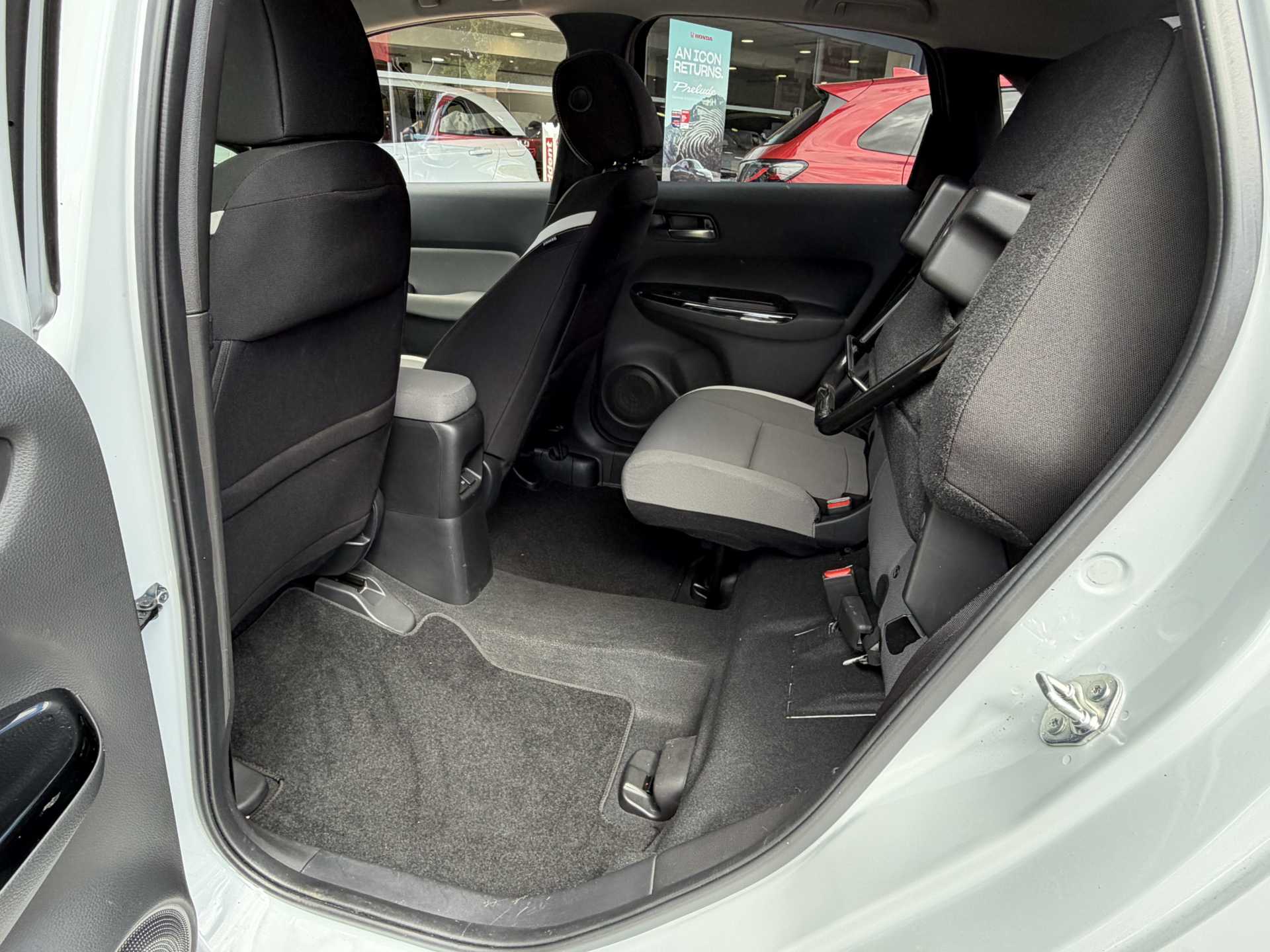 Honda Jazz 1.5 i-MMD Hybrid Crosstar EX 5dr eCVT - Image 18