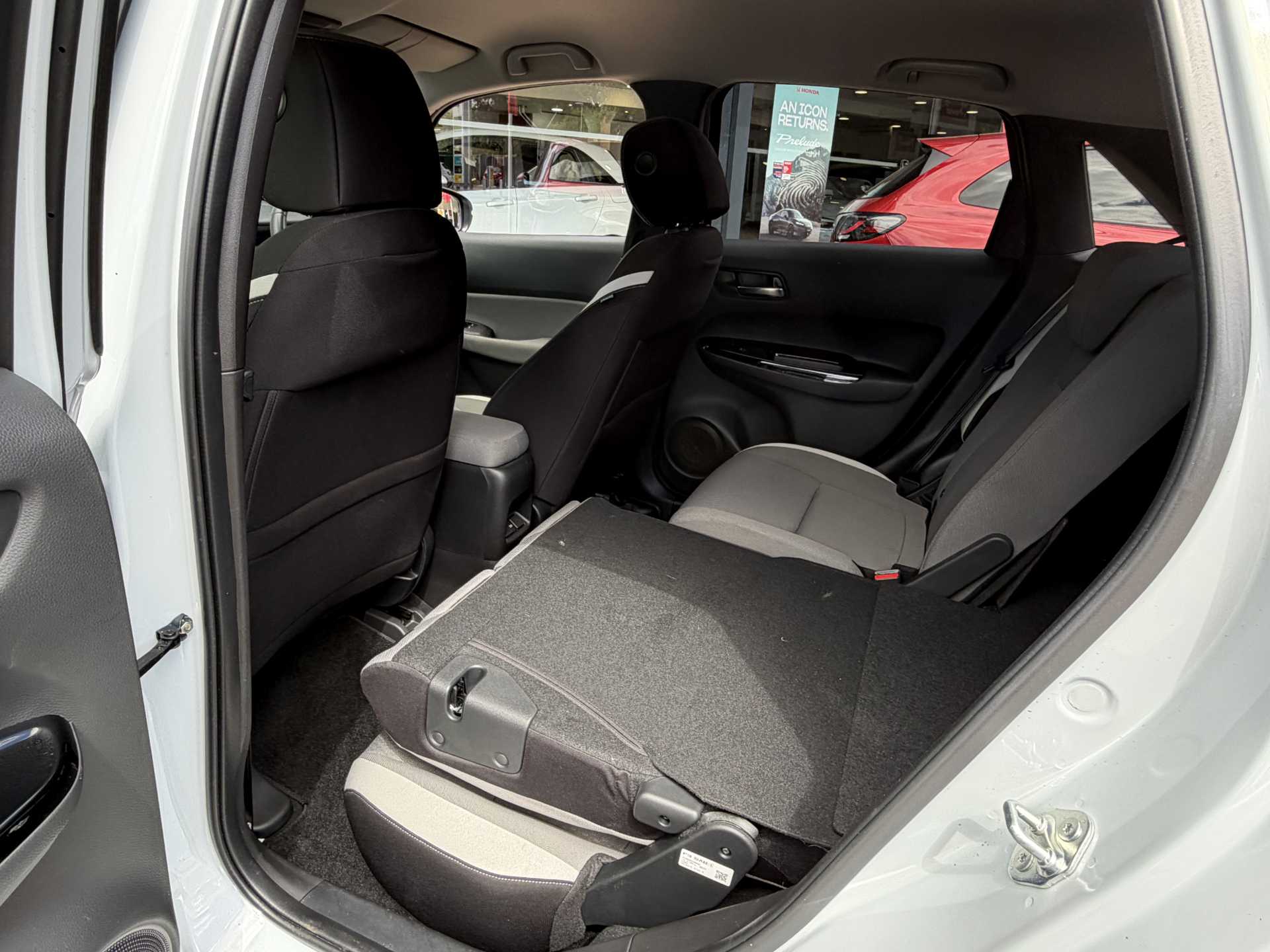 Honda Jazz 1.5 i-MMD Hybrid Crosstar EX 5dr eCVT - Image 19