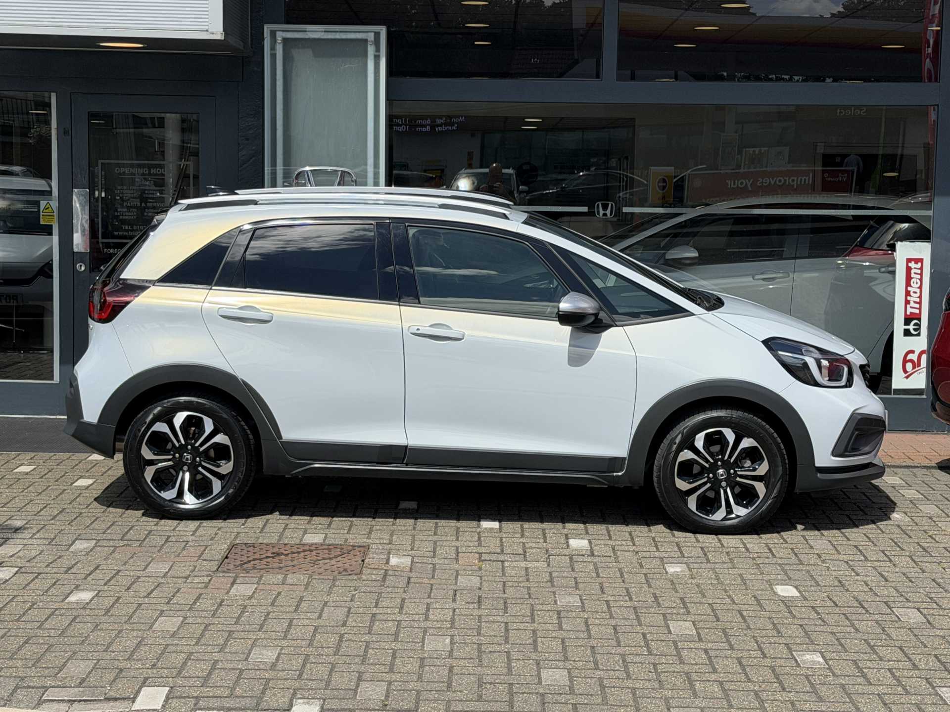 Honda Jazz 1.5 i-MMD Hybrid Crosstar EX 5dr eCVT - Image 5