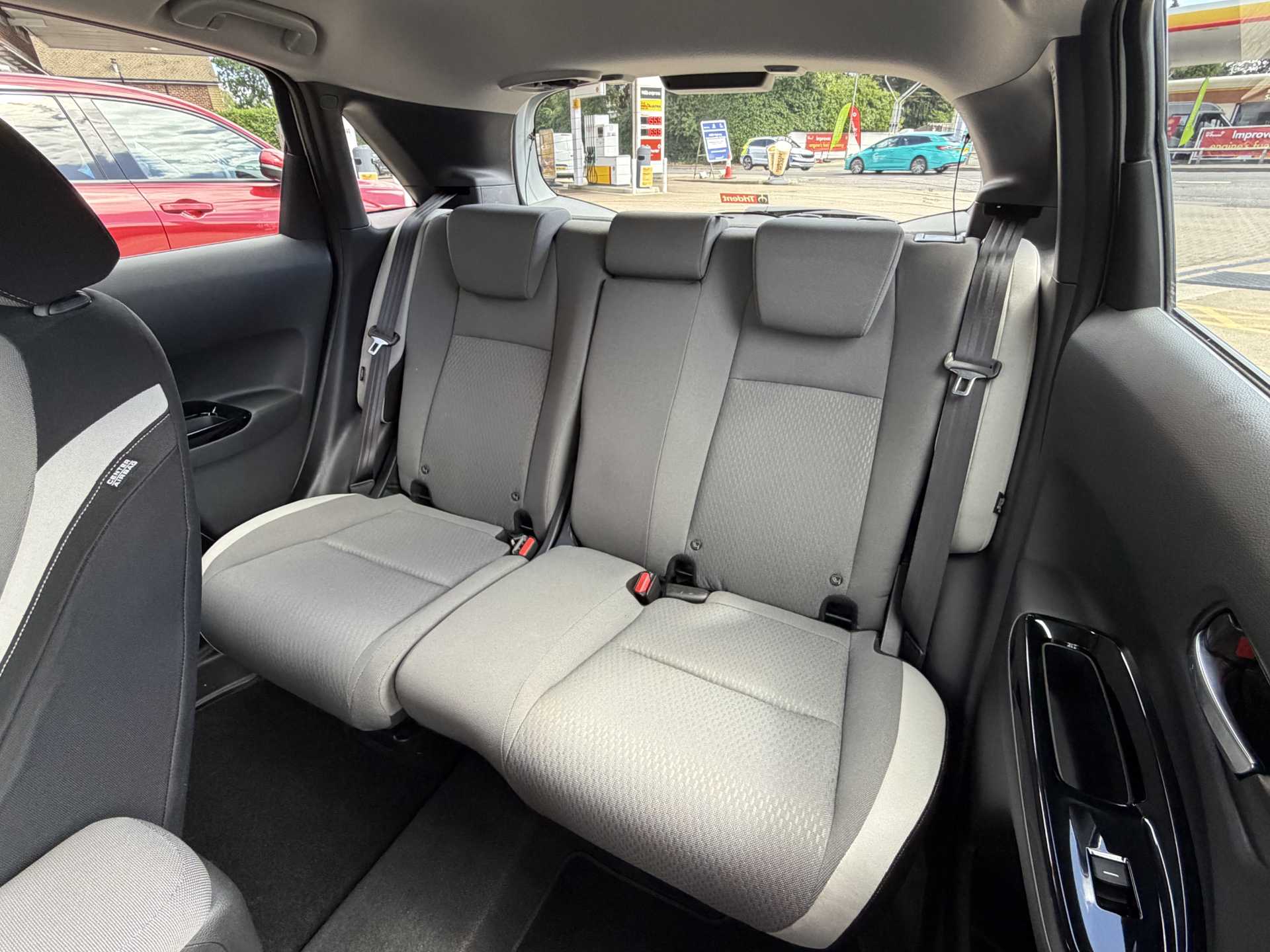Honda Jazz 1.5 i-MMD Hybrid Crosstar EX 5dr eCVT - Image 8