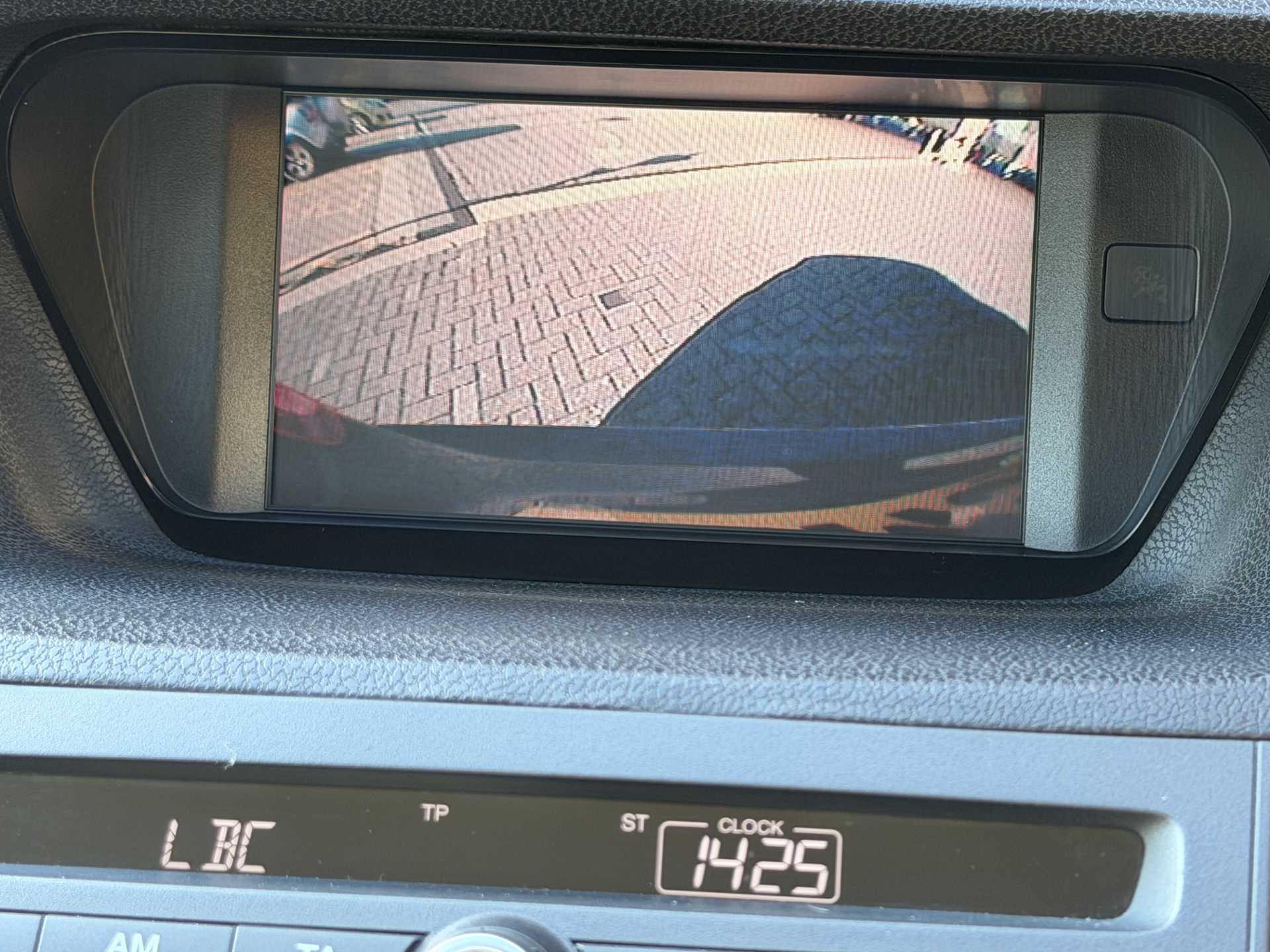 Honda ACCORD 2.0 i-VTEC EX 4dr Auto [Sat Nav + HFT] - Image 14