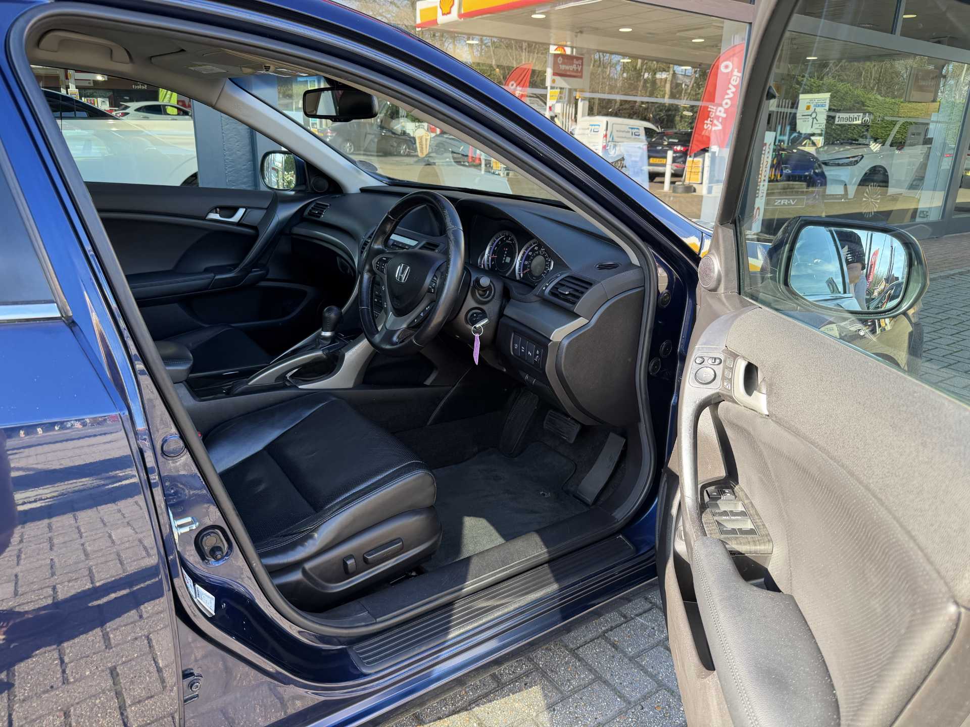 Honda ACCORD 2.0 i-VTEC EX 4dr Auto [Sat Nav + HFT] - Image 15