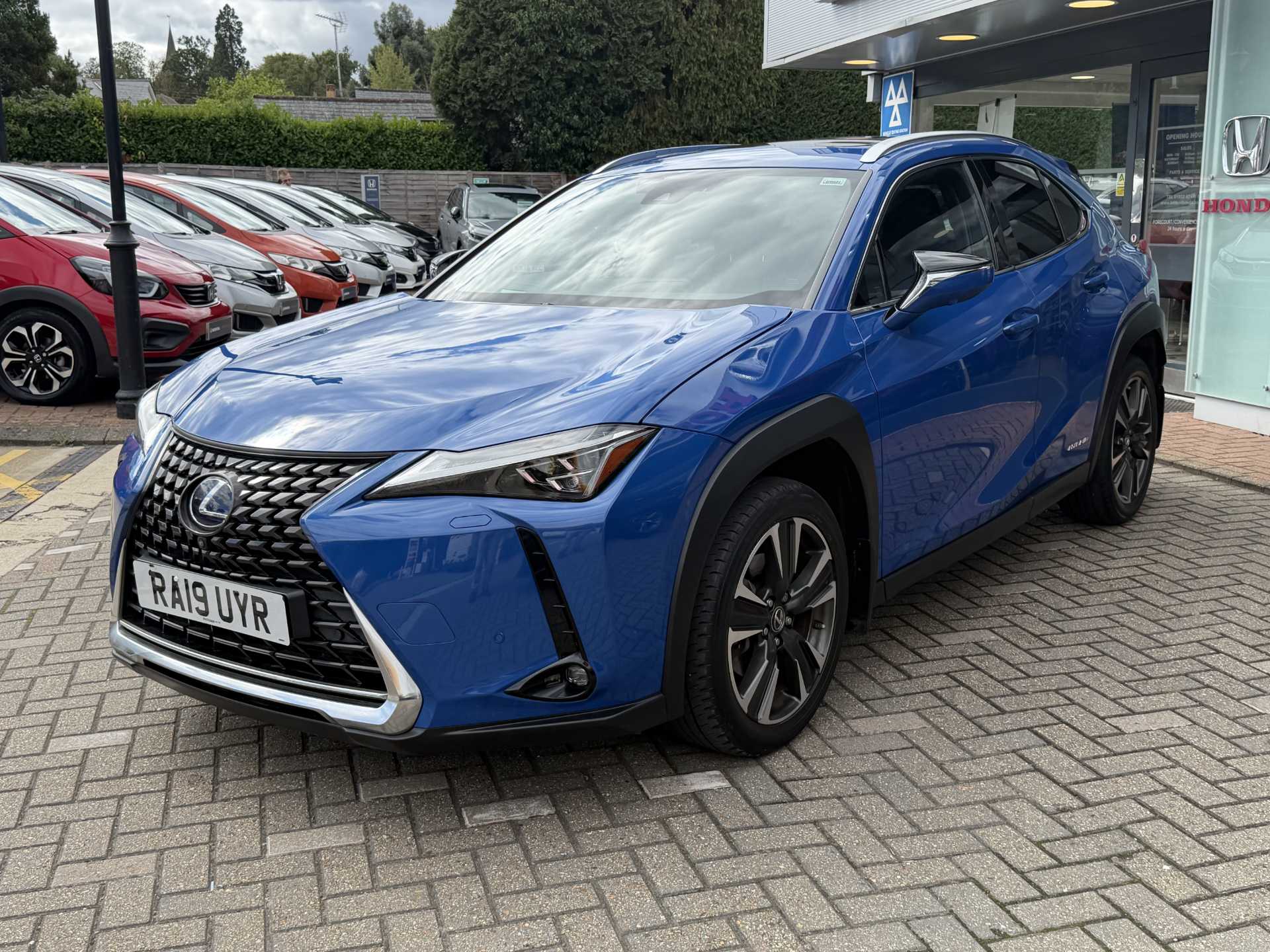 Lexus UX 250h 2.0 Takumi 5dr CVT — image 10