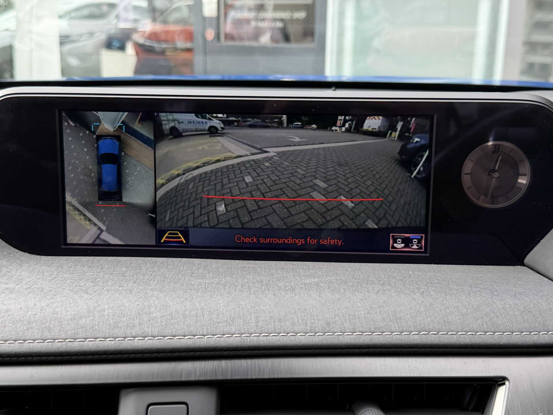 Lexus UX 250h 2.0 Takumi 5dr CVT — image 14