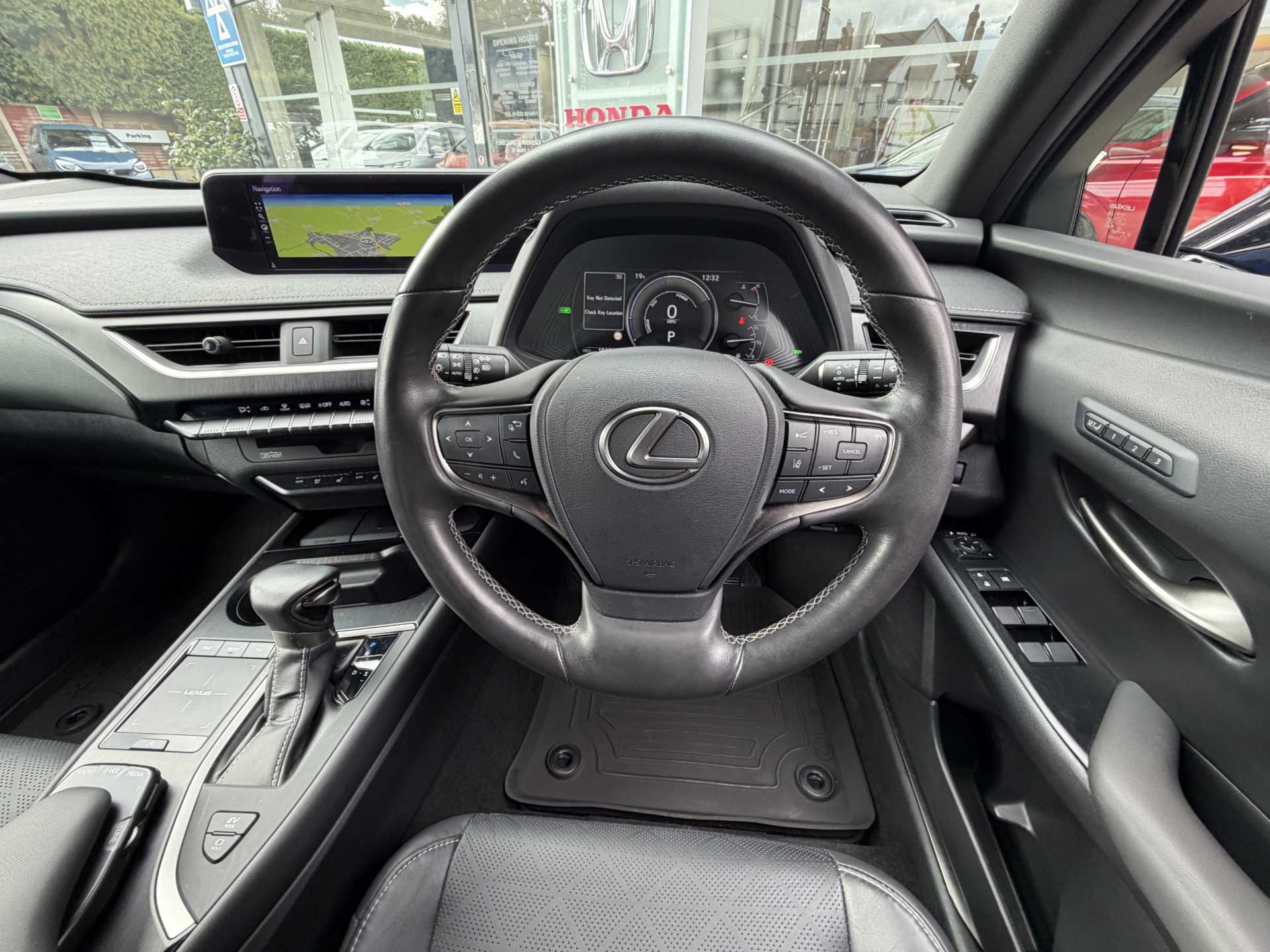Lexus UX 250h 2.0 Takumi 5dr CVT — image 16