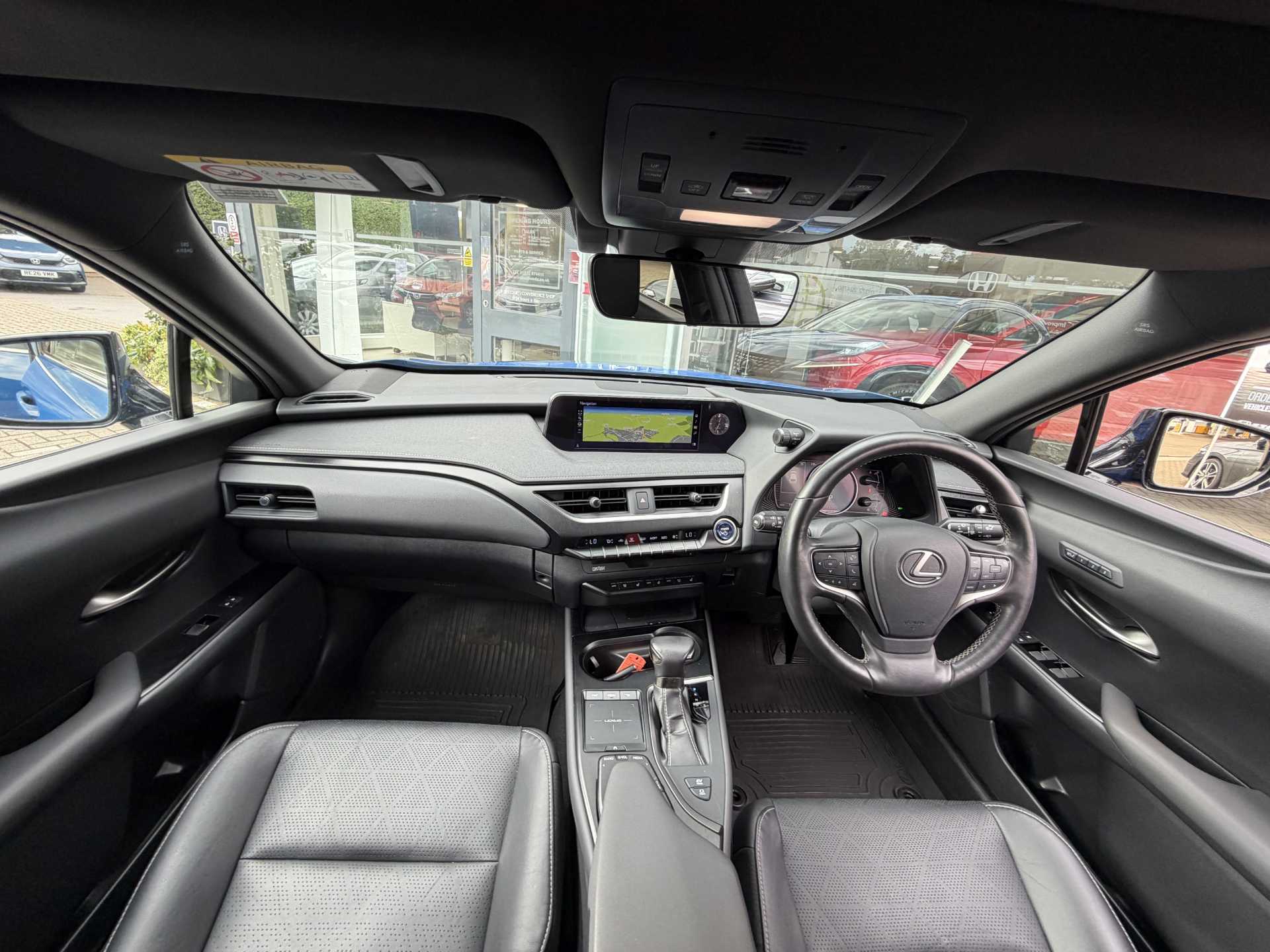Lexus UX 250h 2.0 Takumi 5dr CVT — image 4