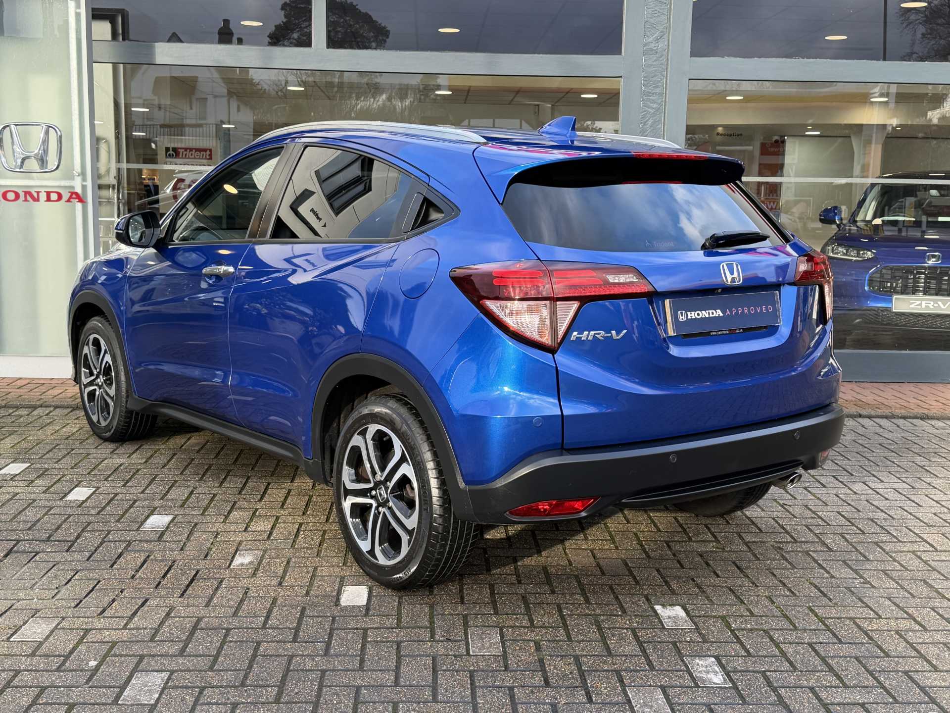 Honda HR-V 1.6 i-DTEC EX 5dr - Image 3