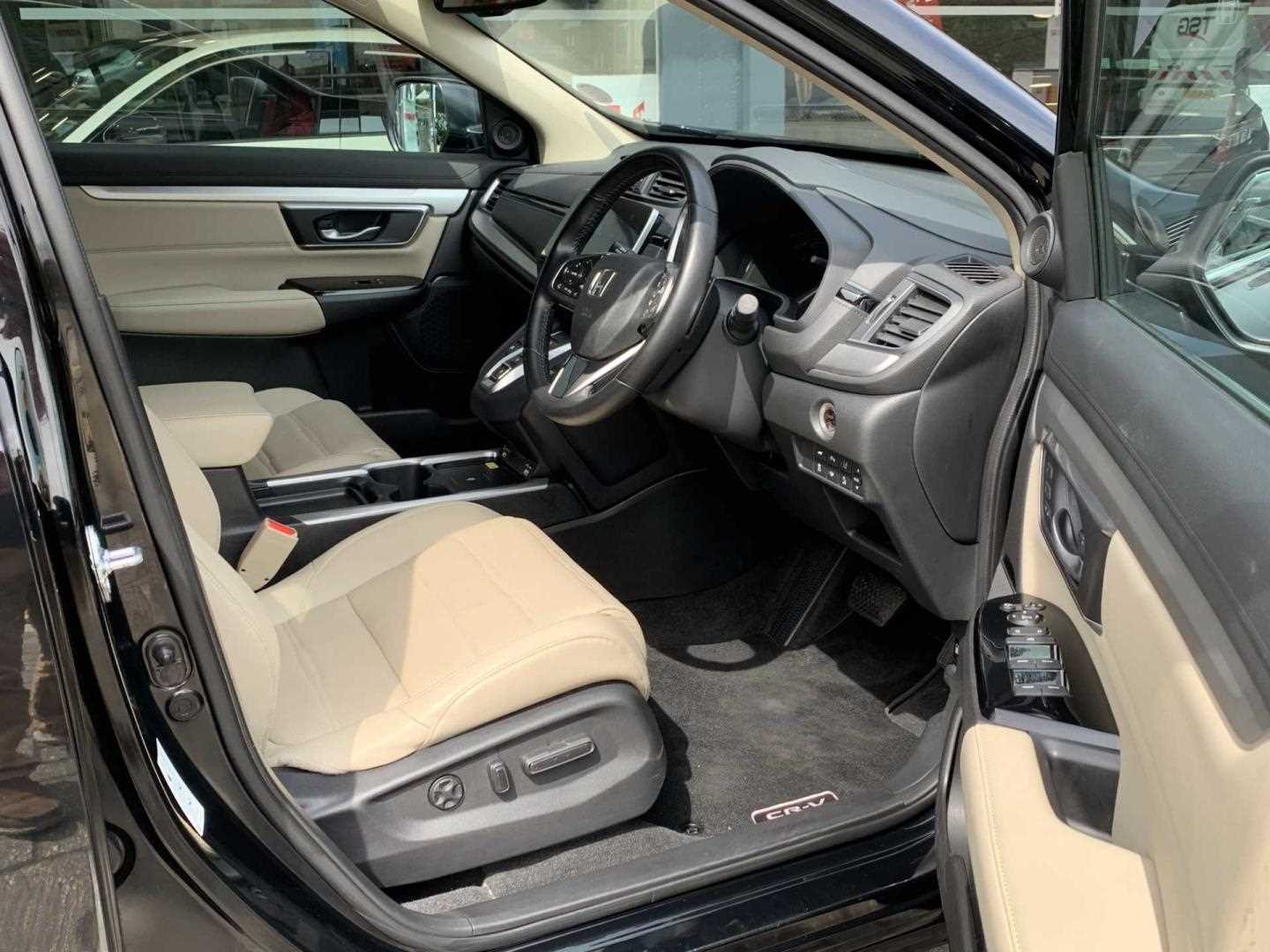 Honda CR-V 2.0 i-MMD Hybrid EX 5dr eCVT - Image 15