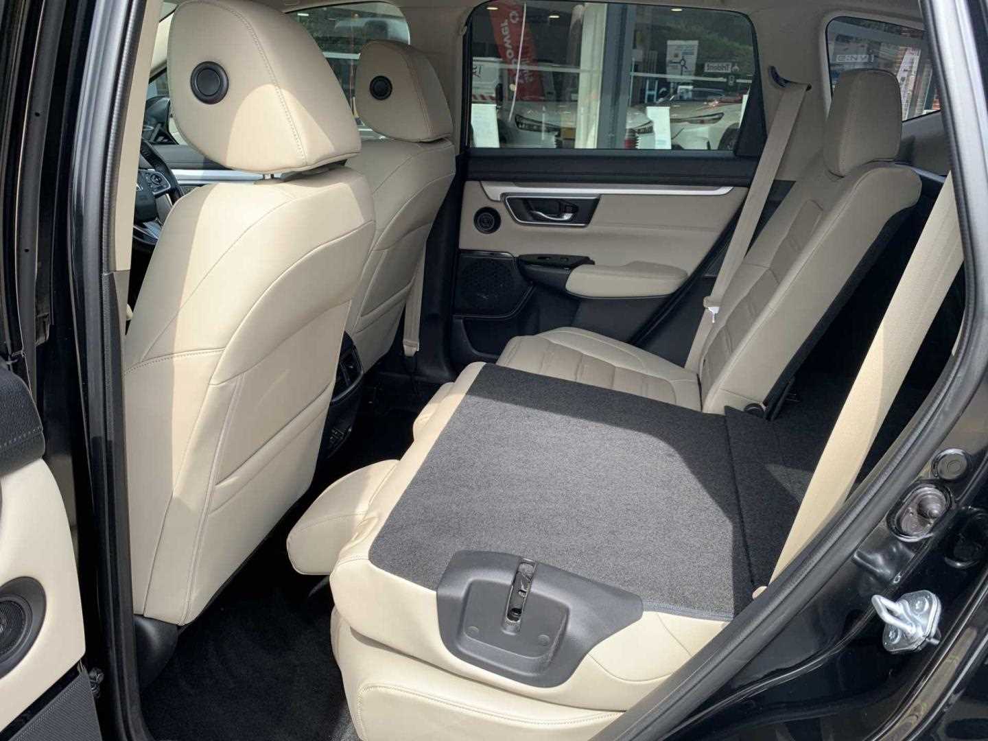 Honda CR-V 2.0 i-MMD Hybrid EX 5dr eCVT - Image 19
