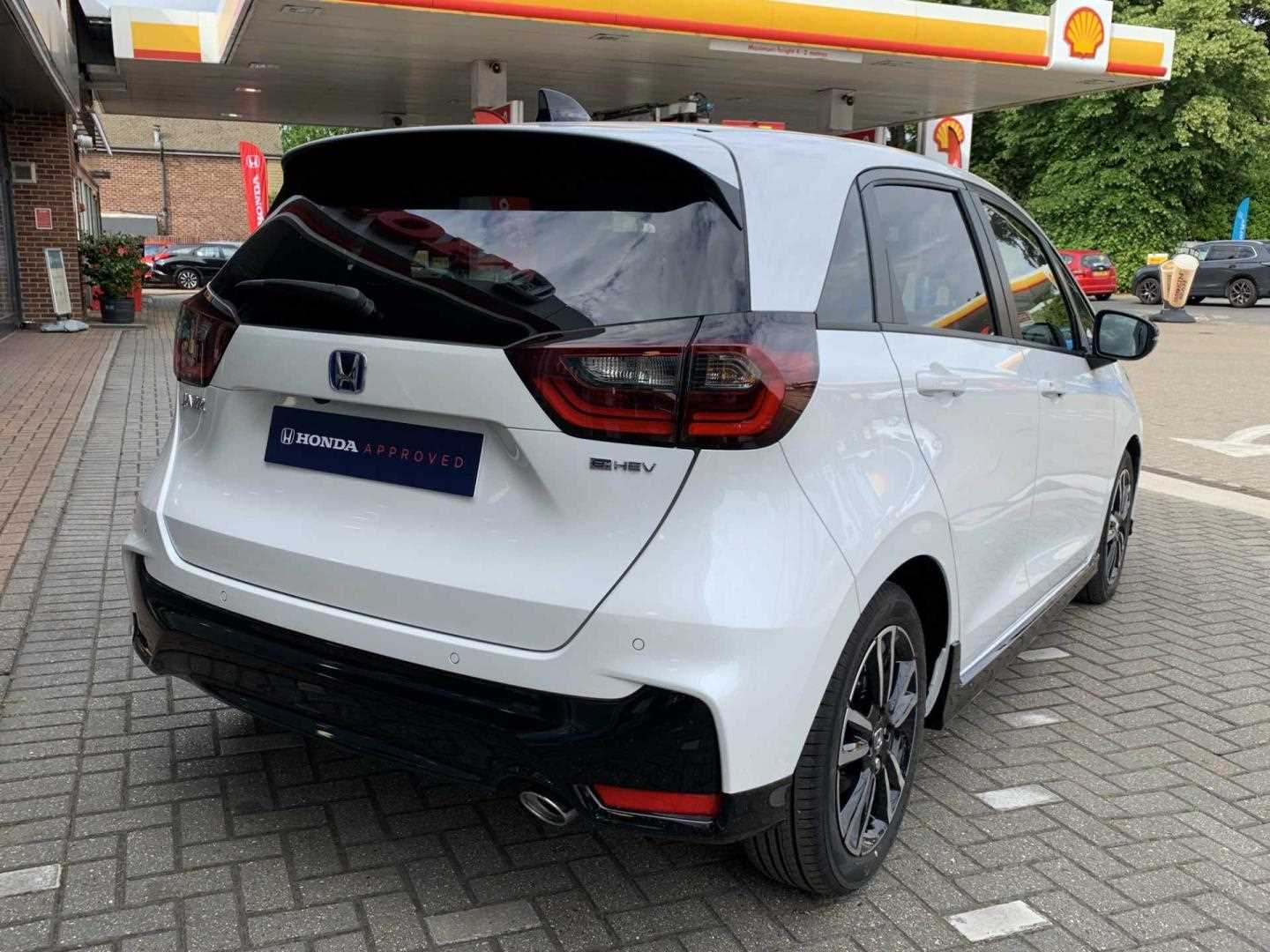 Honda JAZZ 1.5 i-MMD Hybrid Advance Sport 5dr eCVT - Image 12