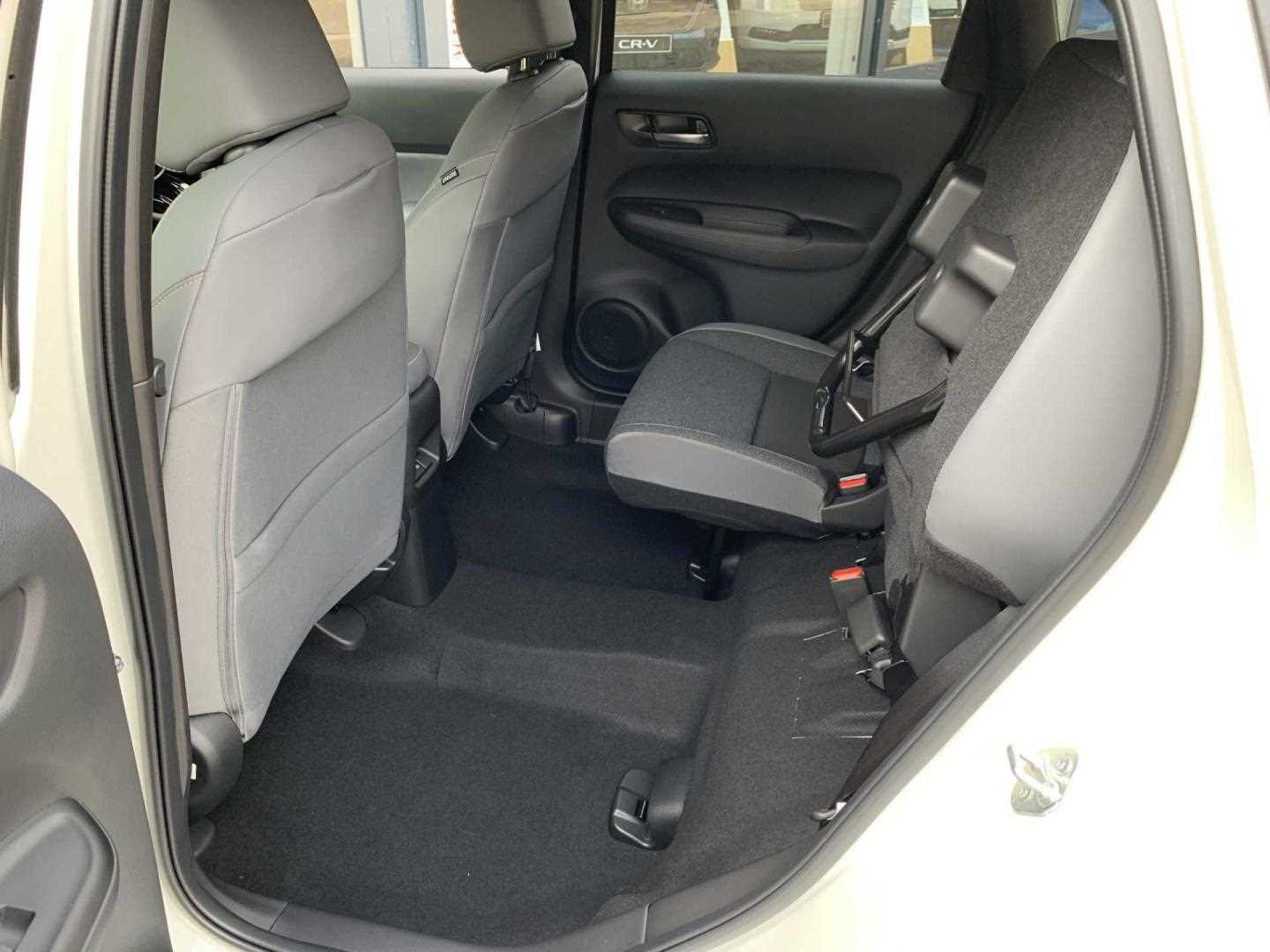 Honda JAZZ 1.5 i-MMD Hybrid Advance Sport 5dr eCVT - Image 18