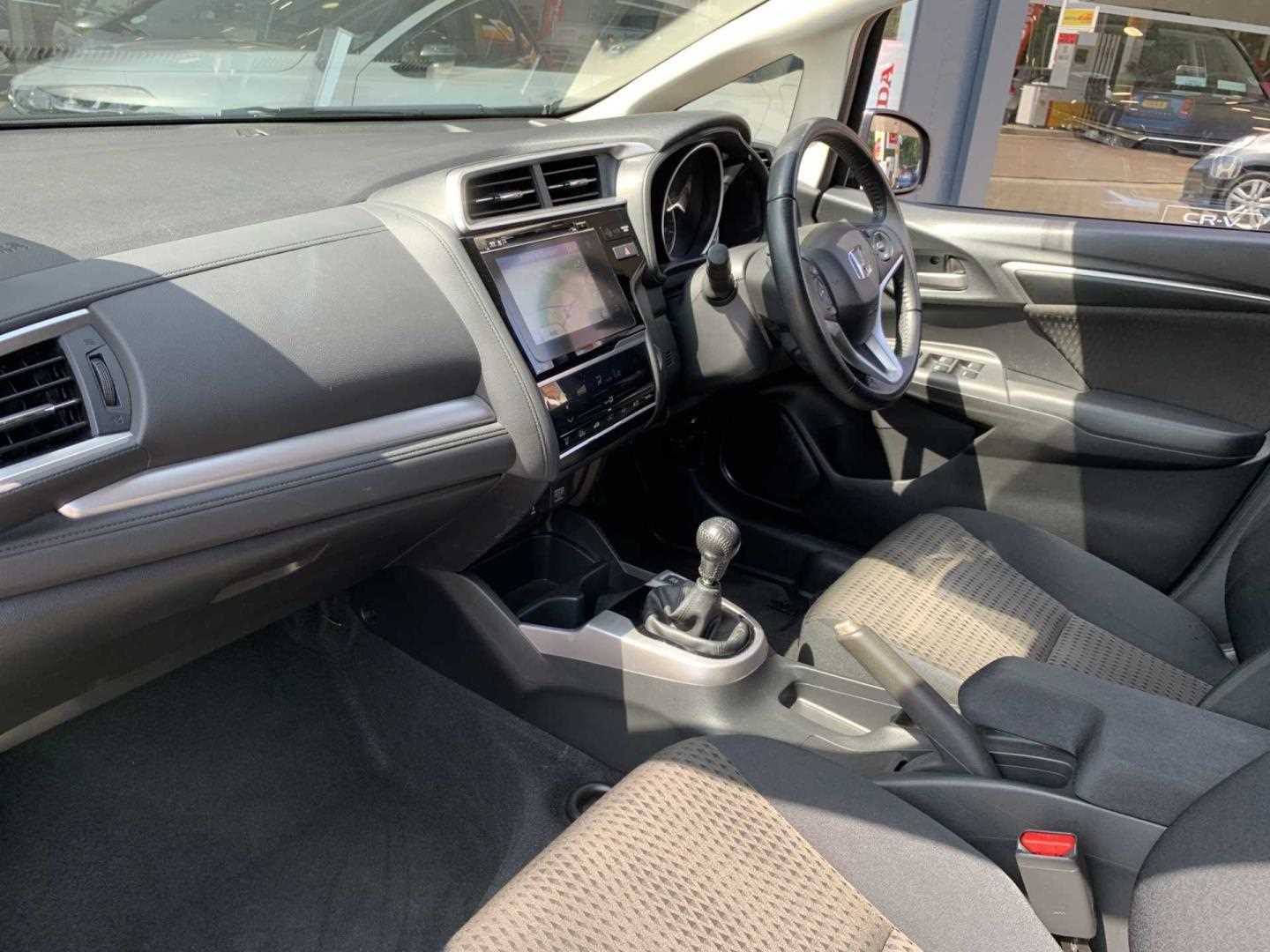 Honda JAZZ 1.3 i-VTEC EX 5dr - Image 2