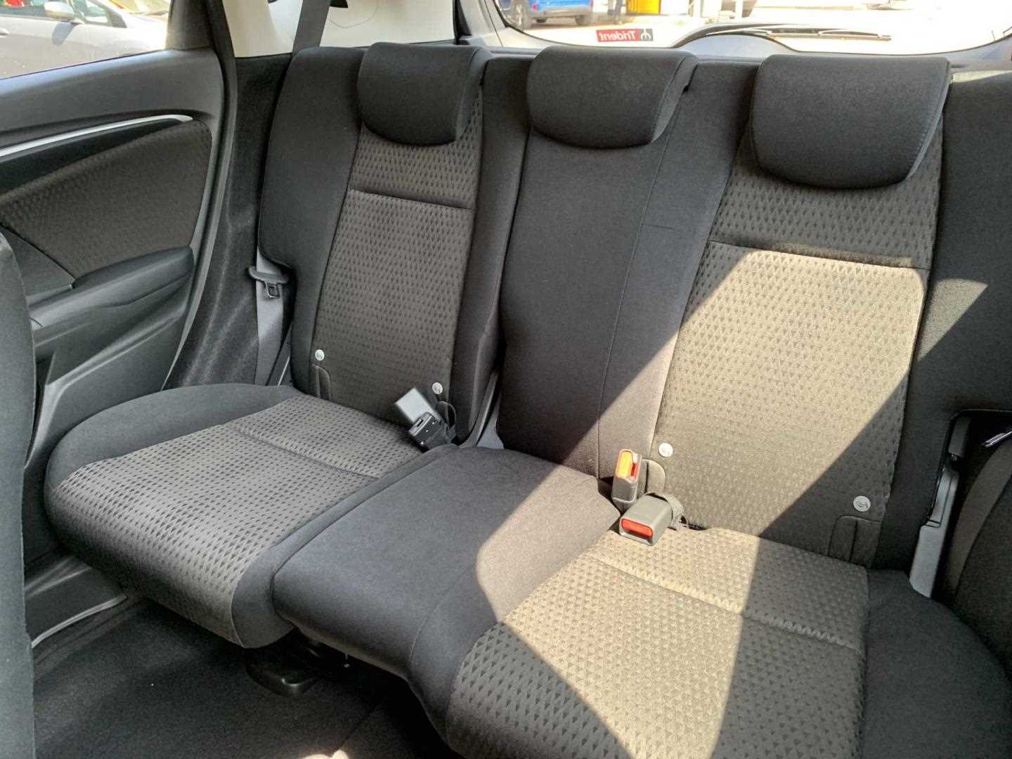 Honda JAZZ 1.3 i-VTEC EX 5dr - Image 8