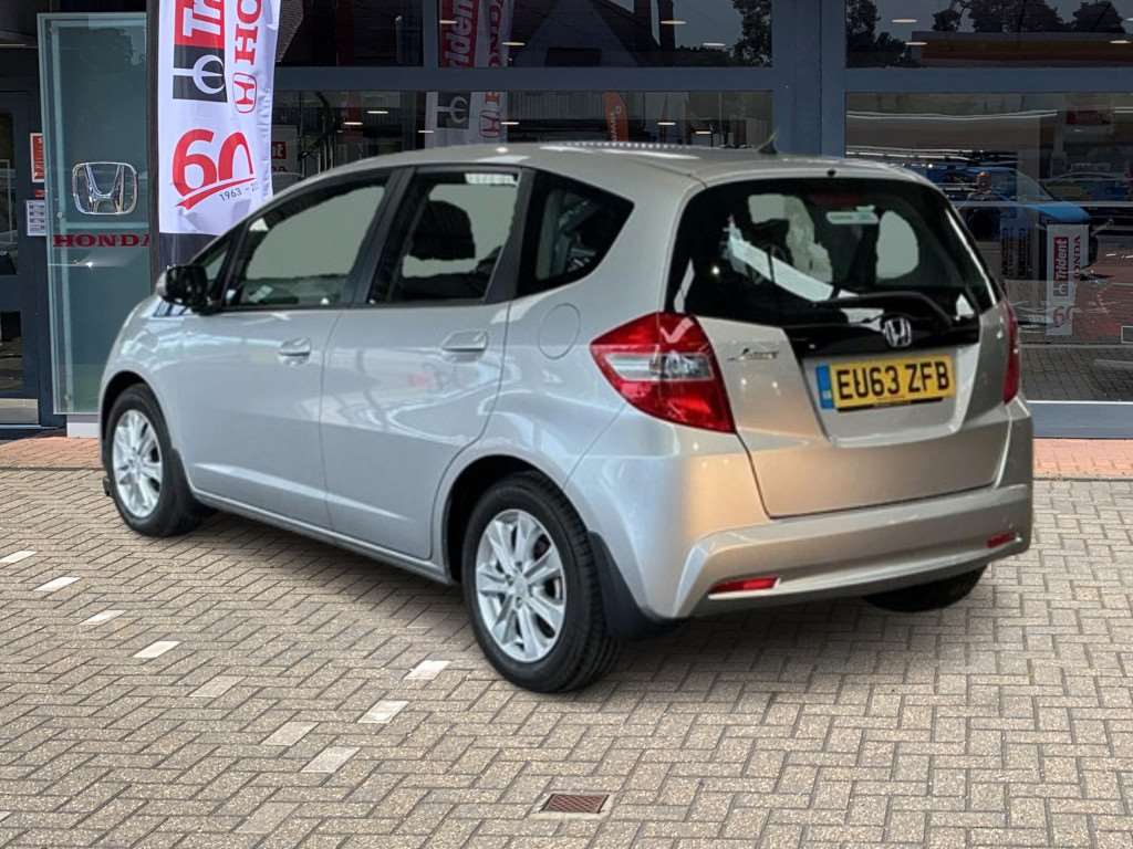 Honda Jazz 1.4 i-VTEC ES 5dr - Image 3